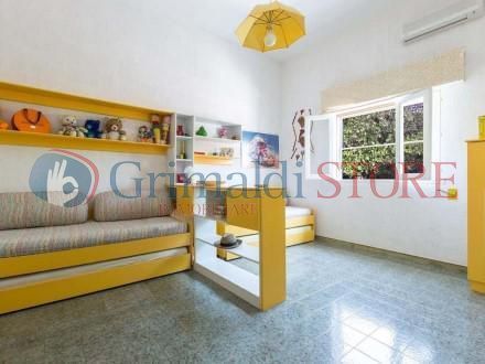 Immagine 8 di Villa in vendita  a Manduria