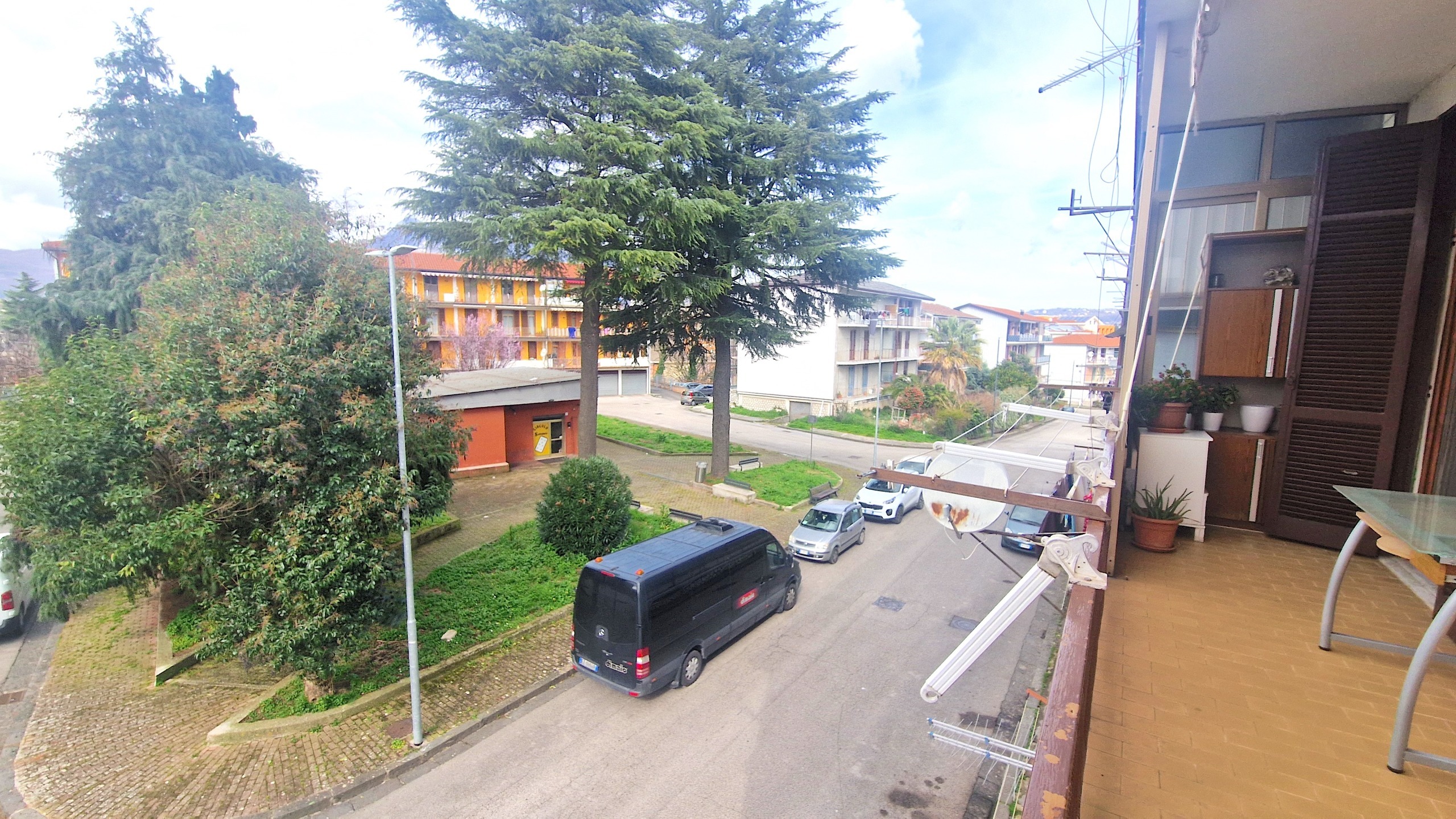 Immagine 13 di Trilocale in vendita  in Piazza Don Luigi Sturzo 4 a Avellino