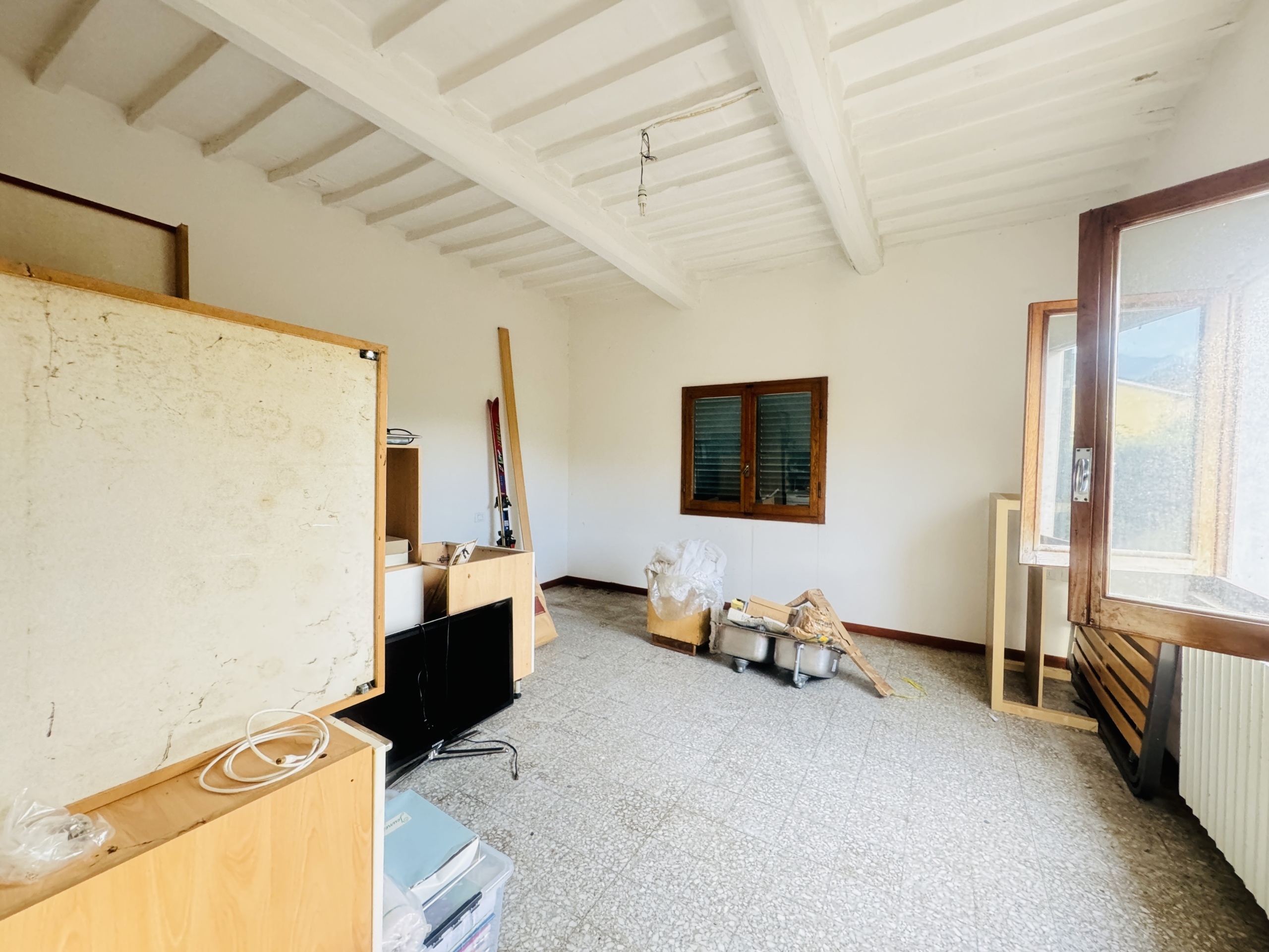 Immagine 19 di Porzione di casa in vendita  a Seravezza