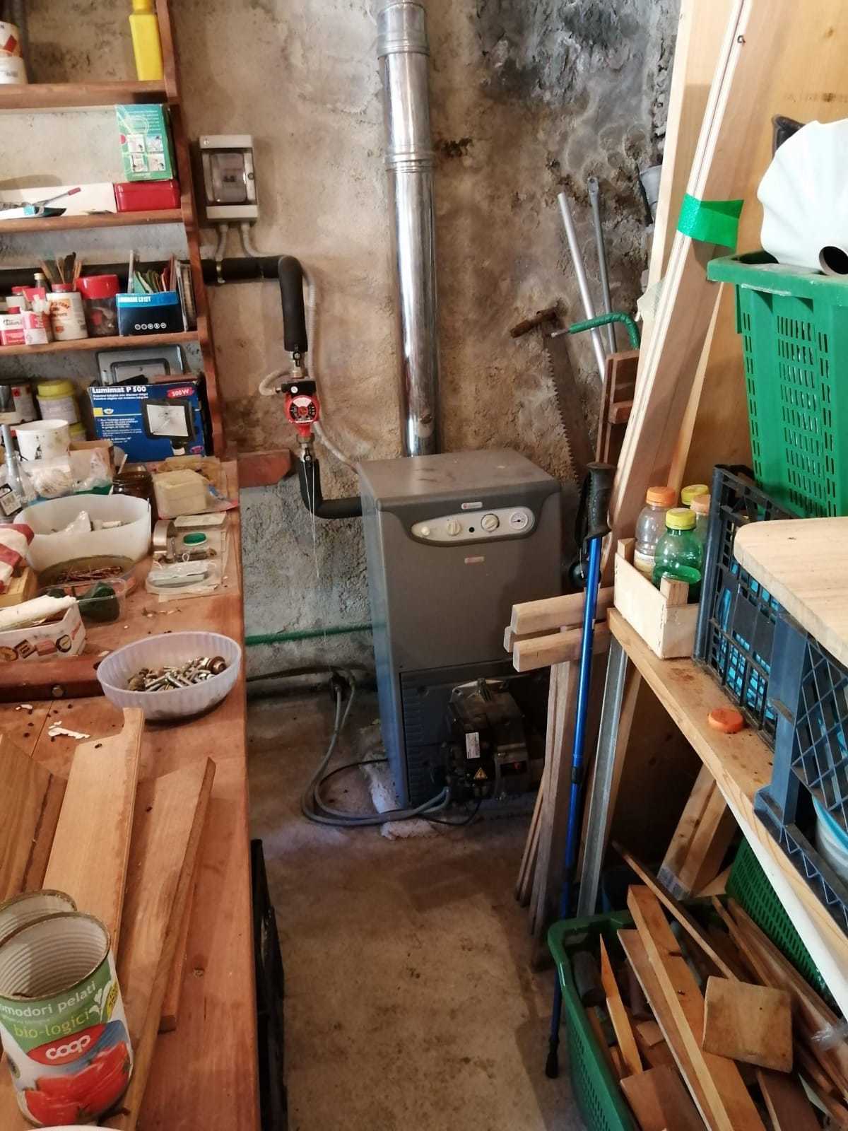 Immagine 11 di Porzione di casa in vendita  a Seravezza