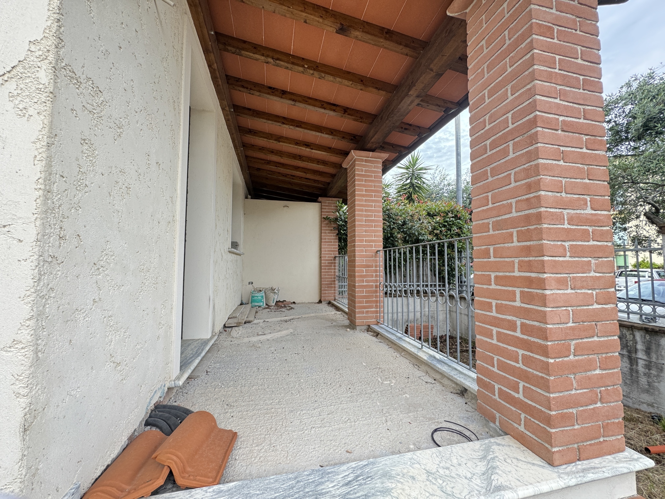 Immagine 12 di Porzione di casa in vendita  a Seravezza
