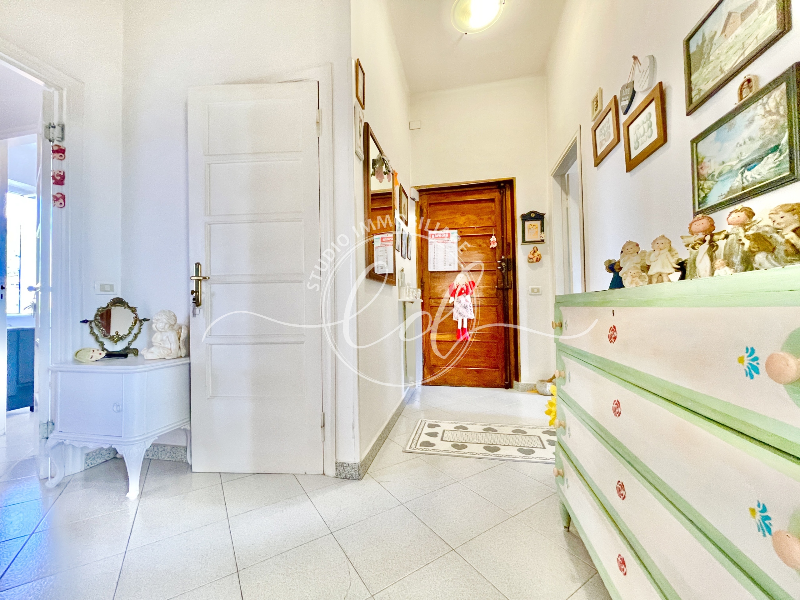 Immagine 2 di Quadrilocale in vendita  a Montignoso