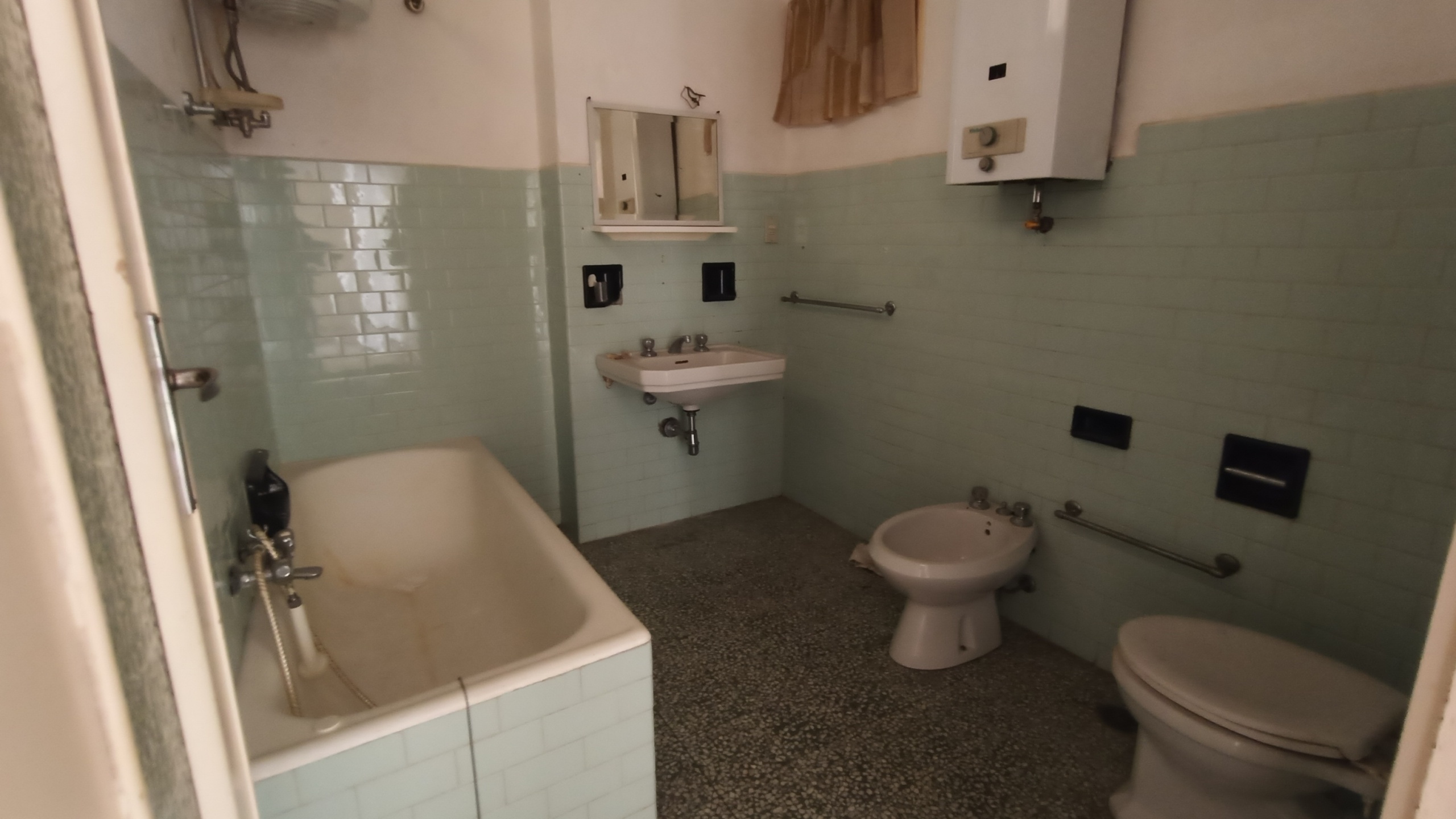 Immagine 15 di Bilocale in vendita  a San Remo