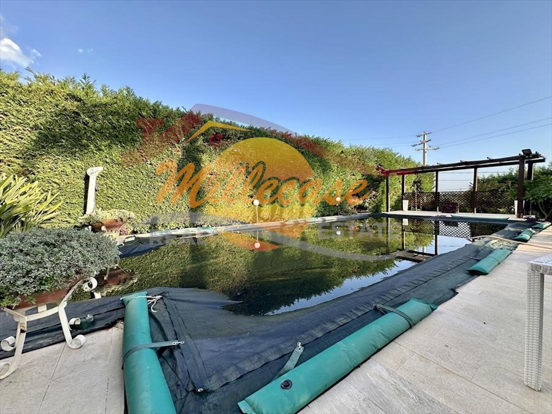 Immagine 22 di Casa bifamiliare in vendita  in Traversa Sinerchia a Siracusa