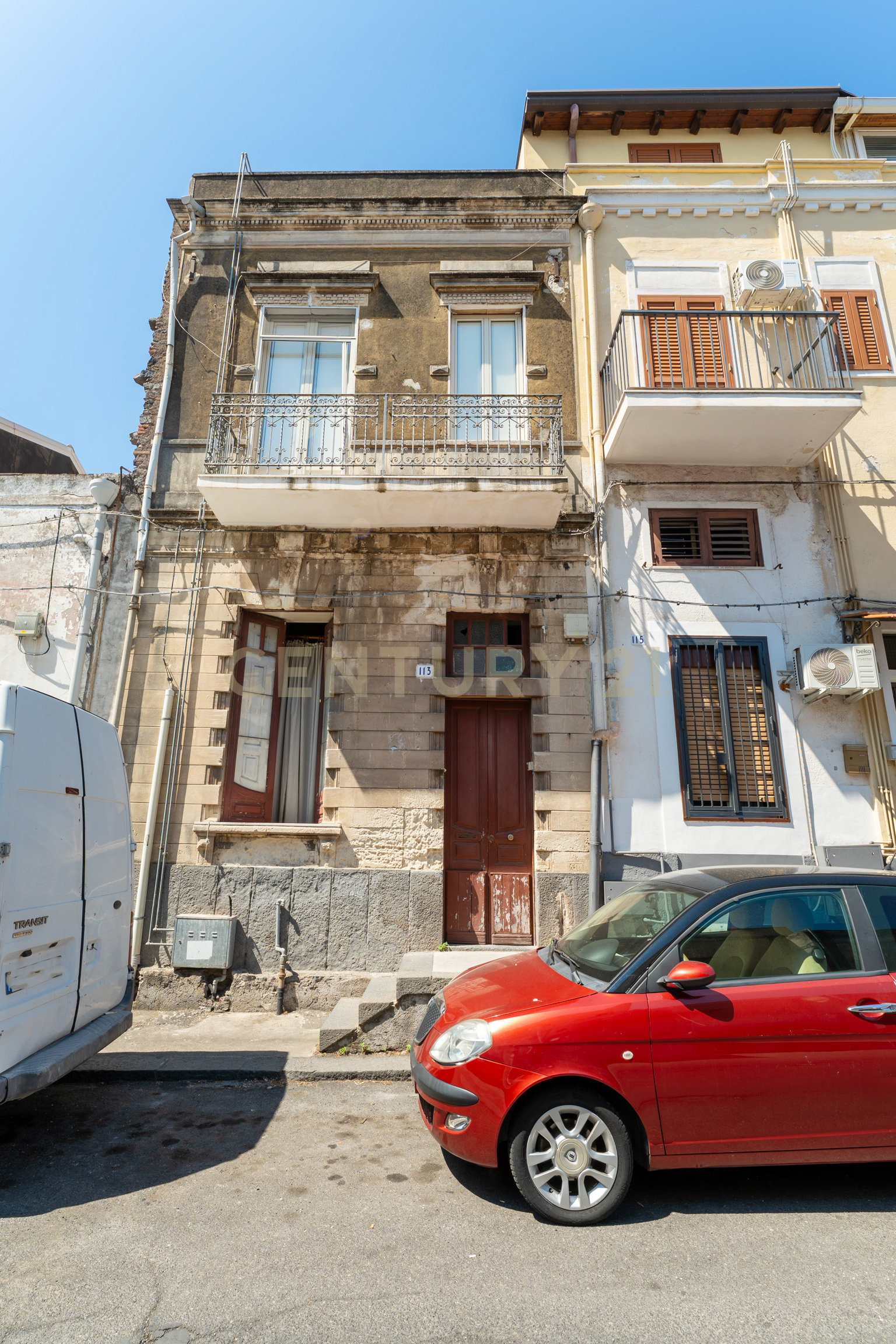 Immagine 26 di Quadrilocale in vendita  in Via Timoleone 113 a Catania