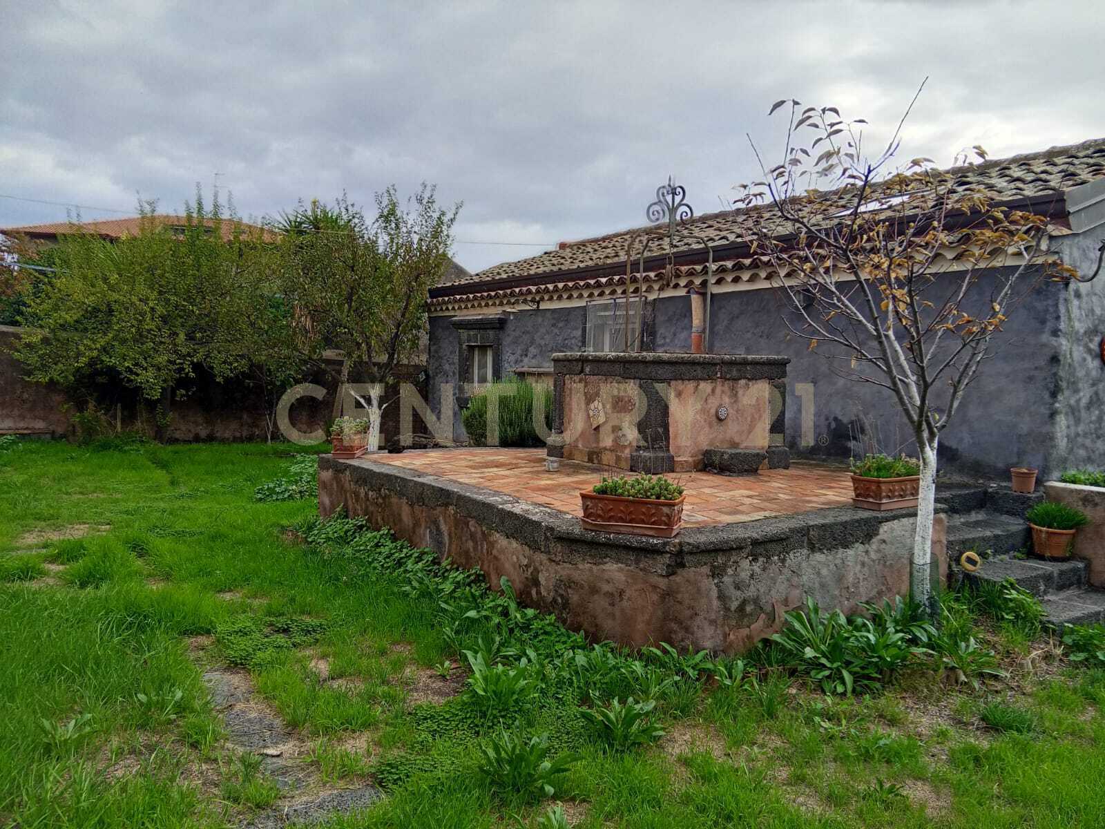 Immagine 86 di Villa in vendita  in Via Calvario 43 a Mascalucia