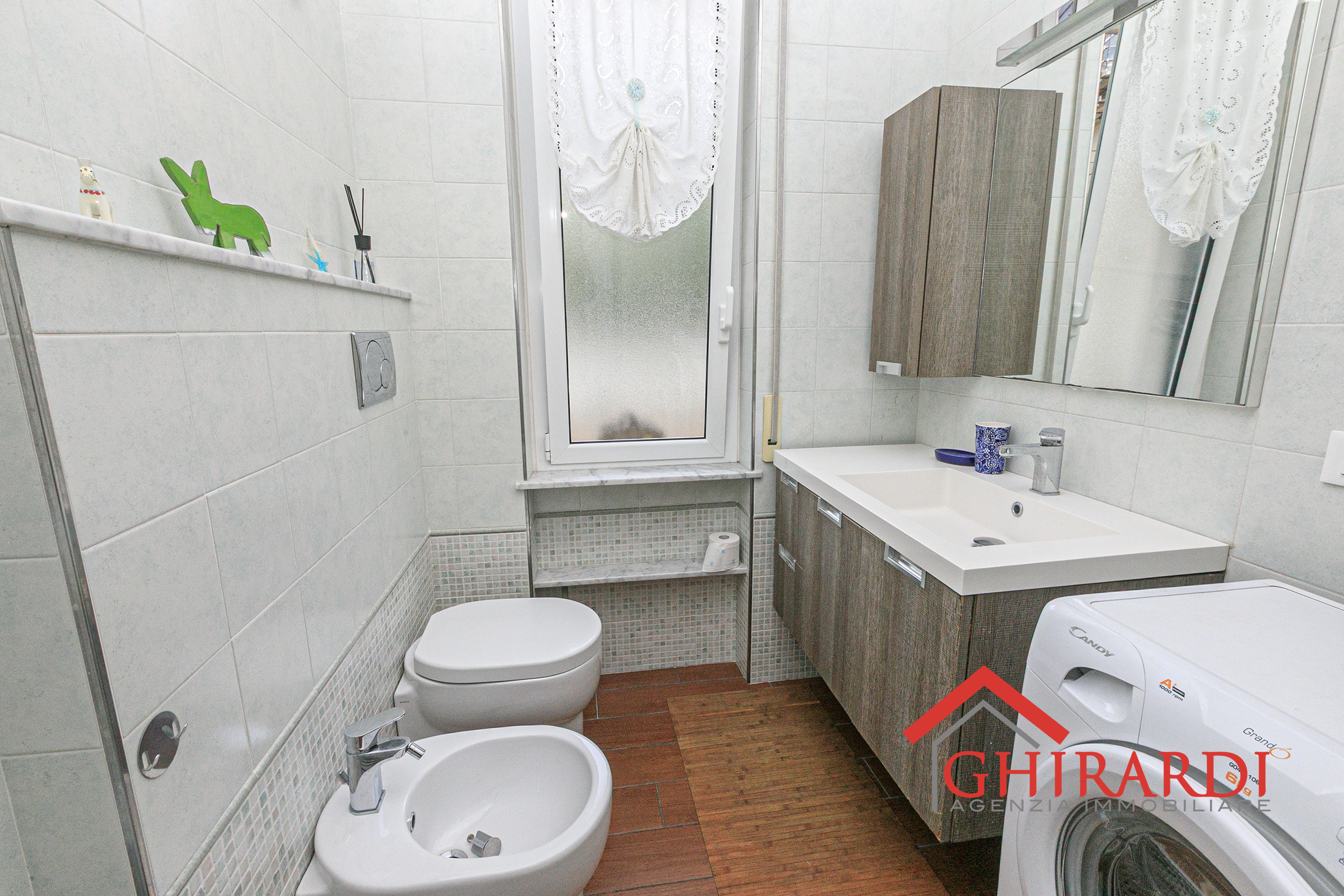 Immagine 21 di Bilocale in affitto  in VIA GIULIO TANINI 47F a Genova