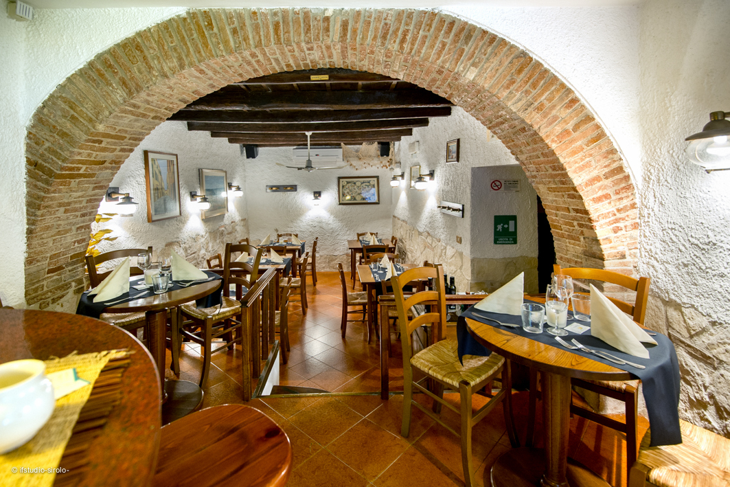 Immagine 8 di Bar / Ristorante in vendita  in Via Enrico Cialdini a Sirolo