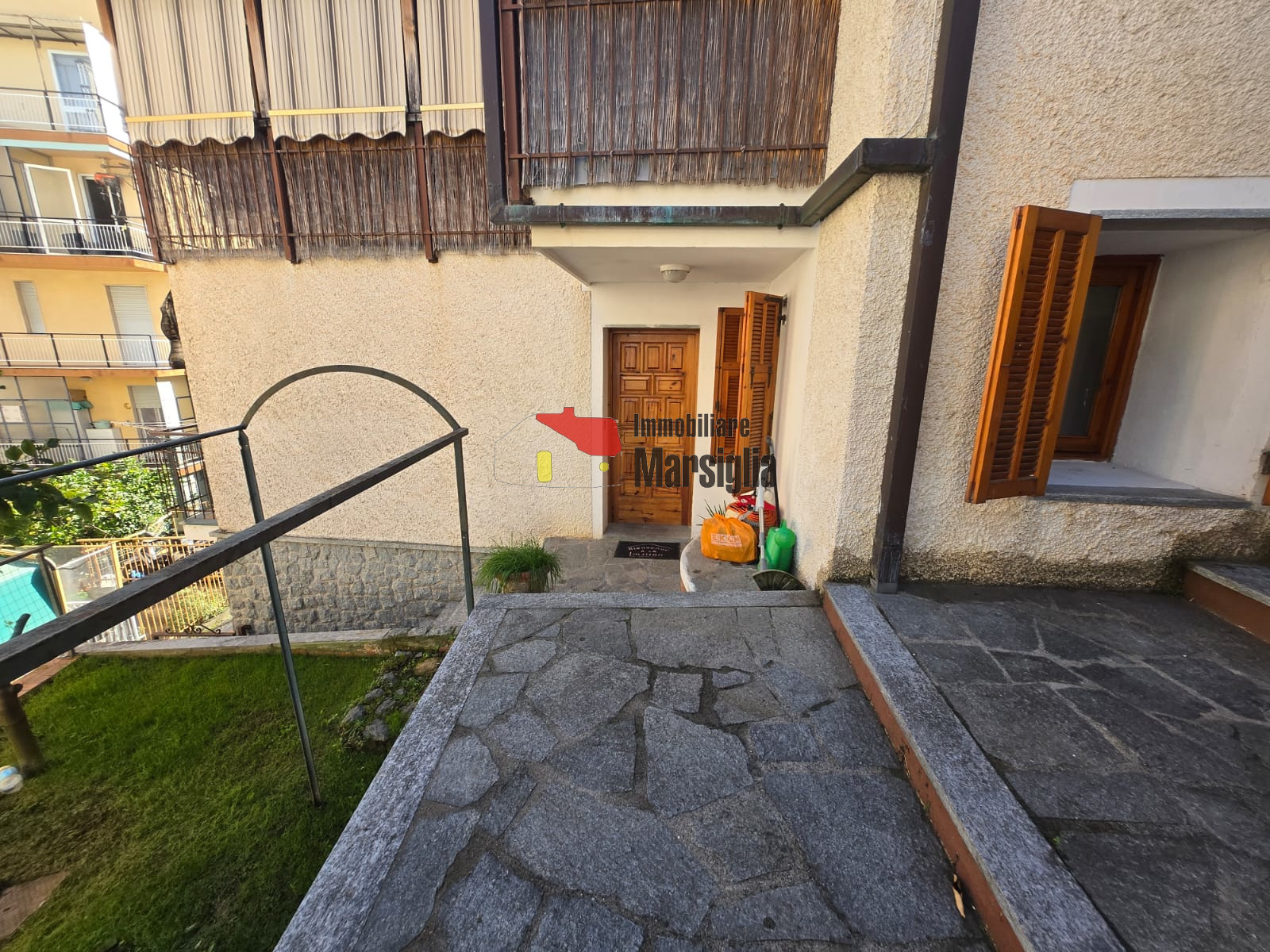 Immagine 11 di Bilocale in vendita  in Via Galileo Galilei 147 a San Remo