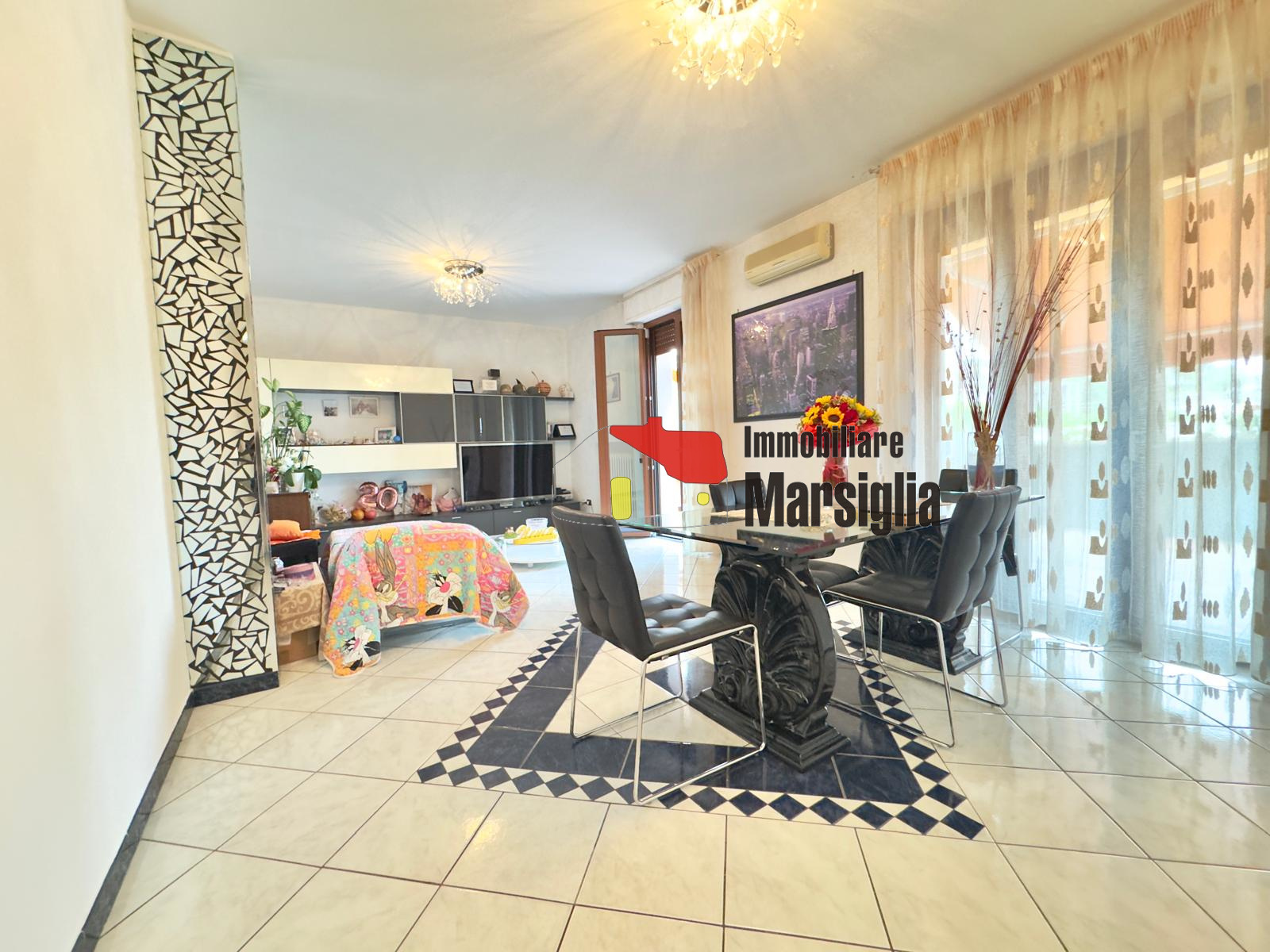 Immagine 8 di Quadrilocale in vendita  in Via Padre Semeria 430 a San Remo