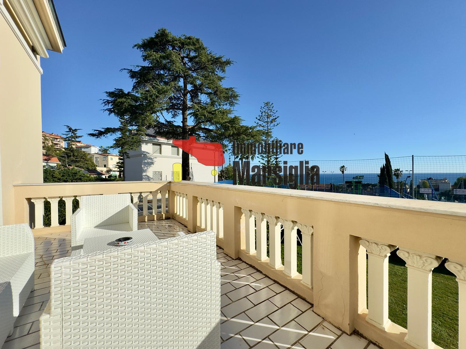 Immagine 11 di Villa in vendita  in Strada Solaro 105 a San Remo