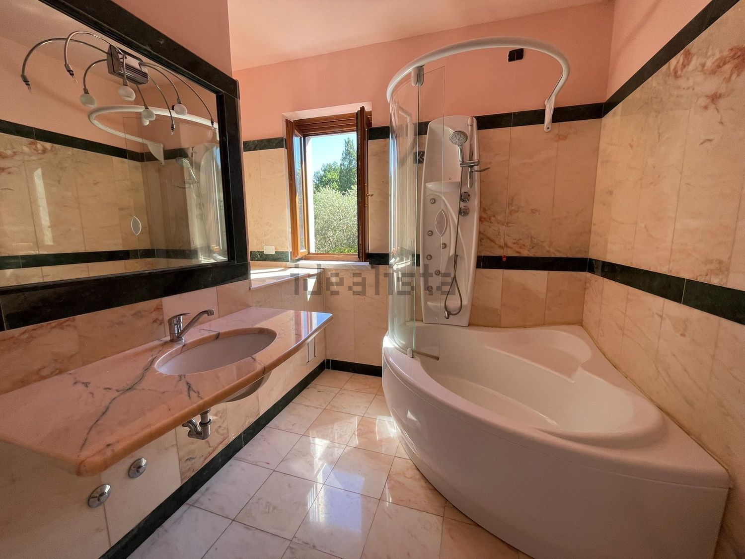 Immagine 20 di Terratetto in vendita  a Sarzana