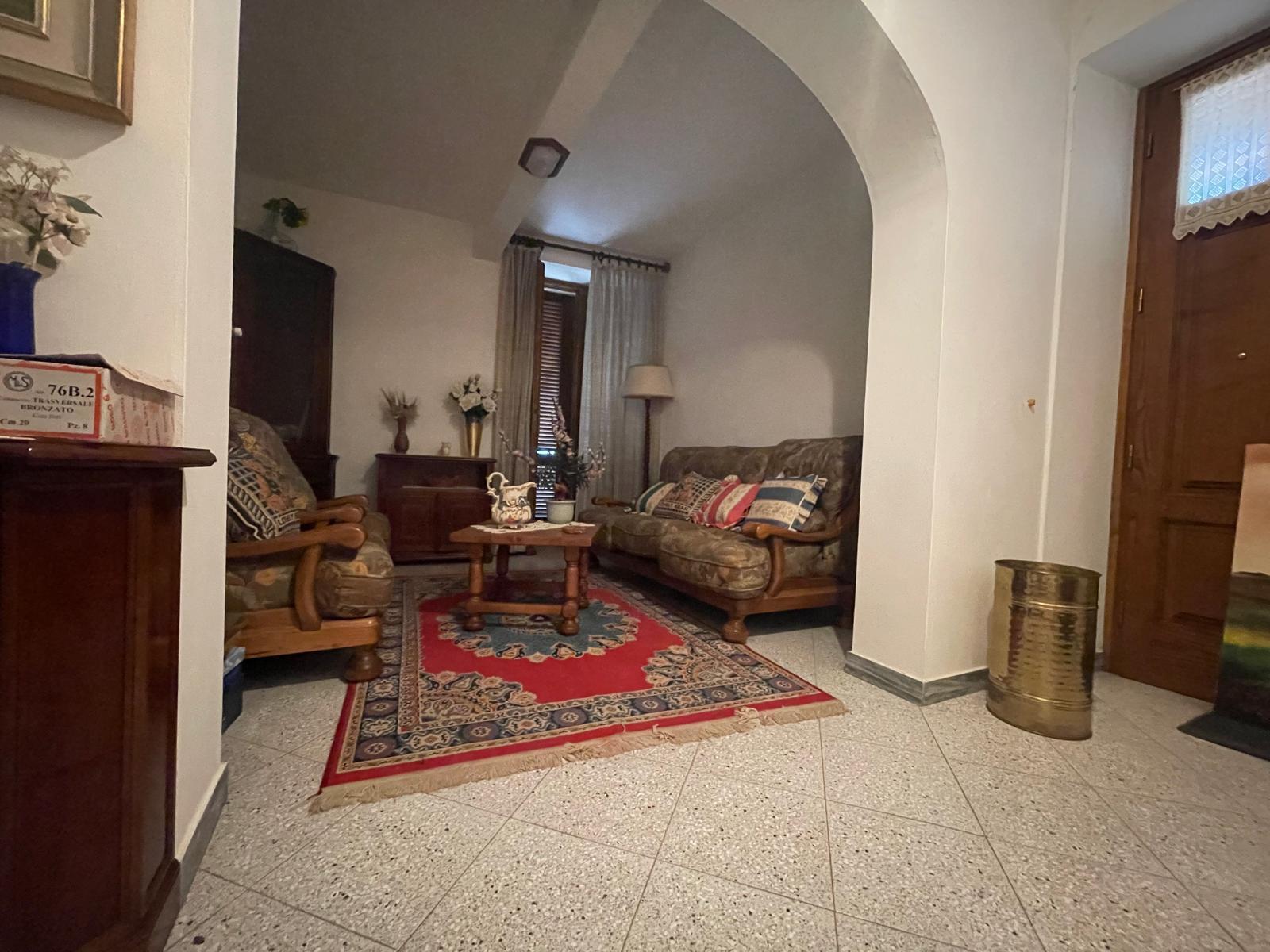 Immagine 41 di Porzione di casa in vendita  a Pietrasanta
