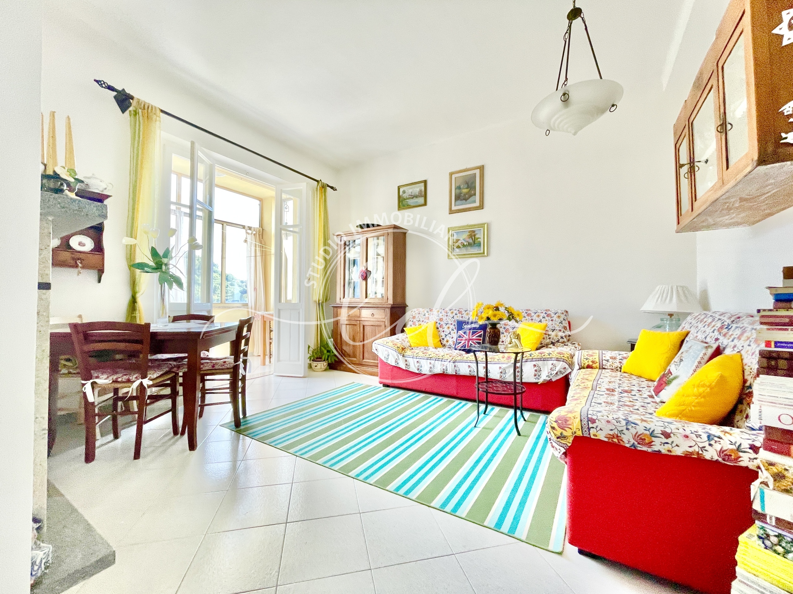 Immagine 11 di Quadrilocale in vendita  a Montignoso