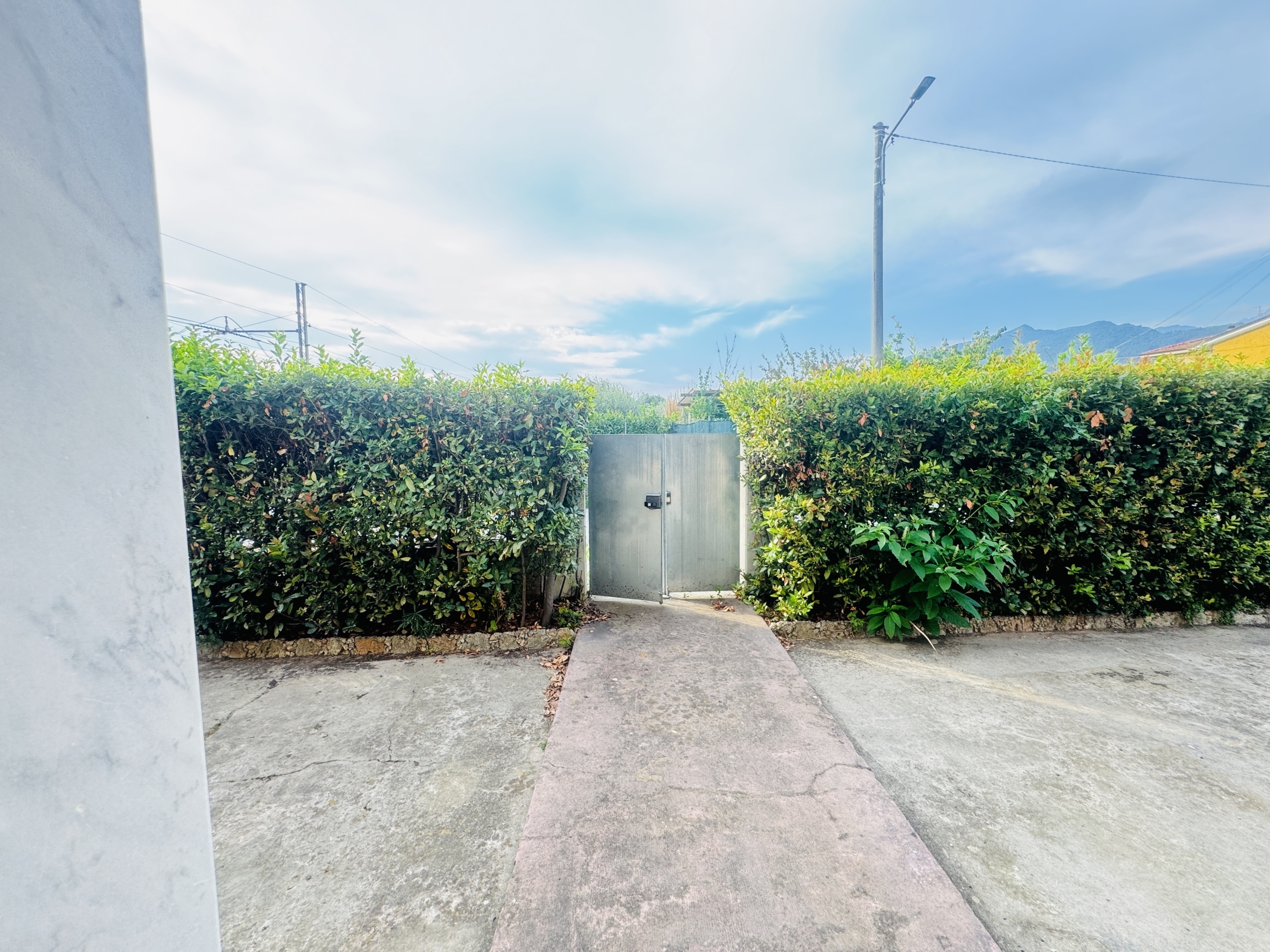 Immagine 2 di Porzione di casa in vendita  a Seravezza