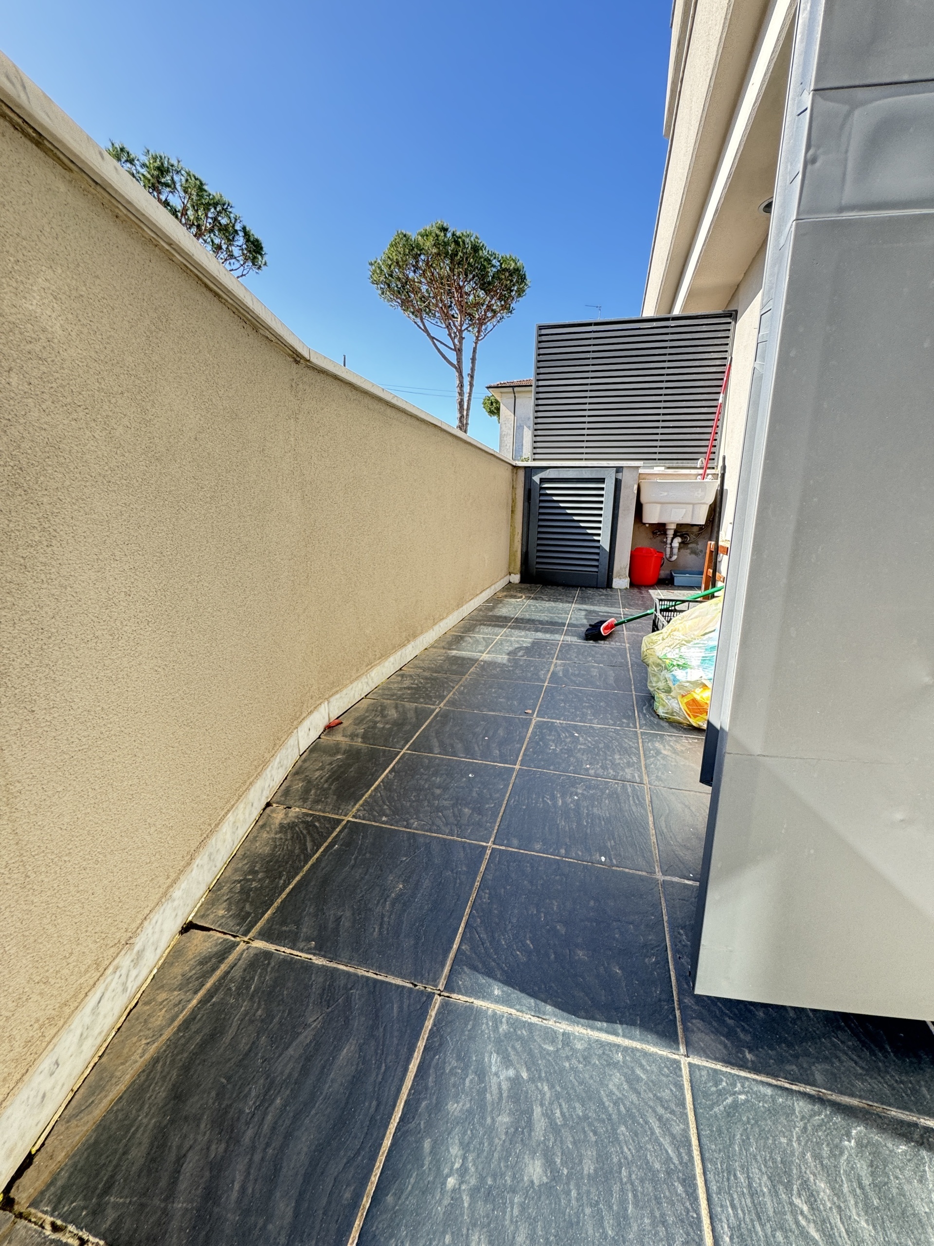 Immagine 7 di Quadrilocale in affitto  a Camaiore