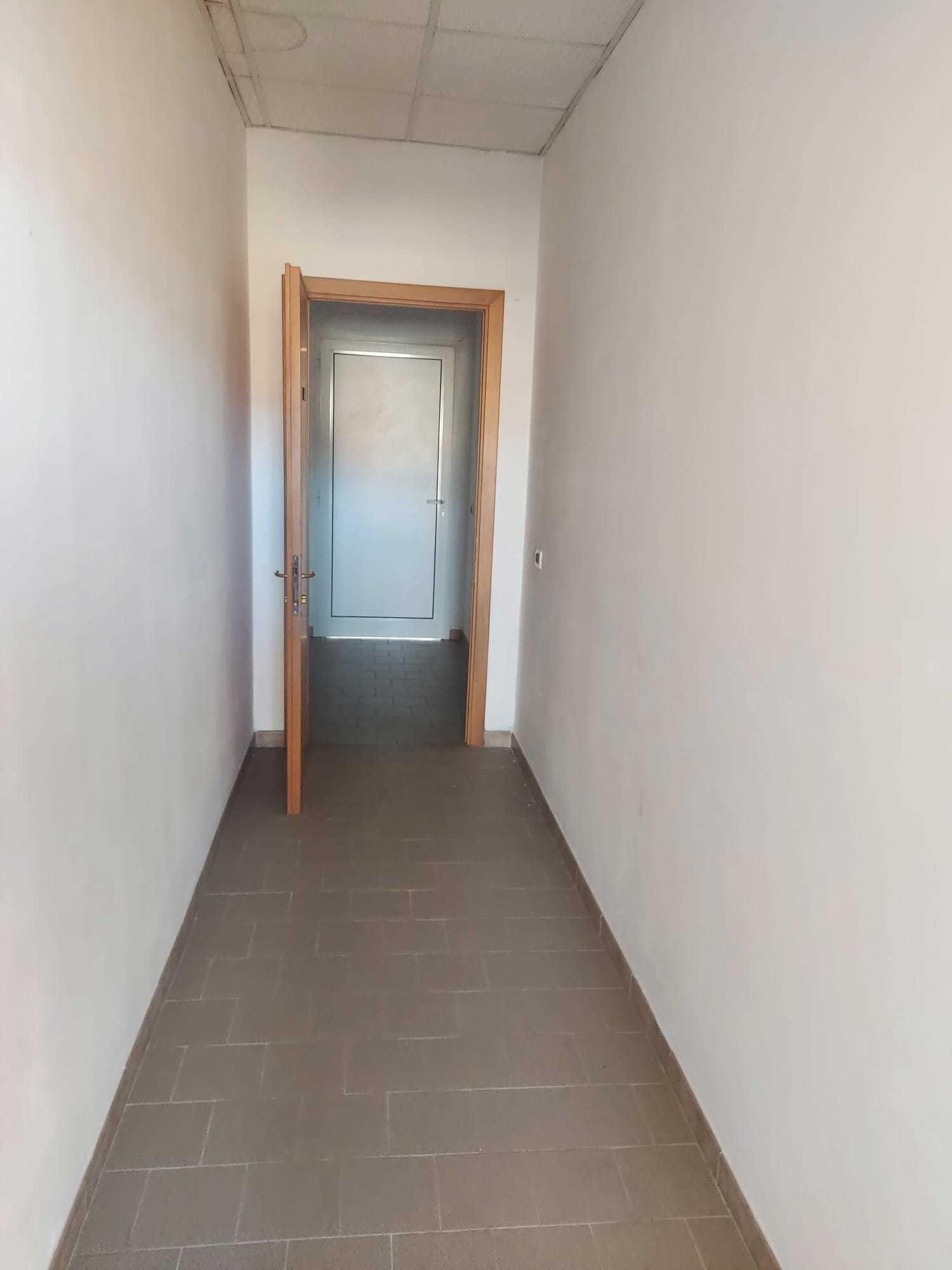 Immagine 5 di Ufficio in vendita  in Strada Statale 1 111 a Sarzana