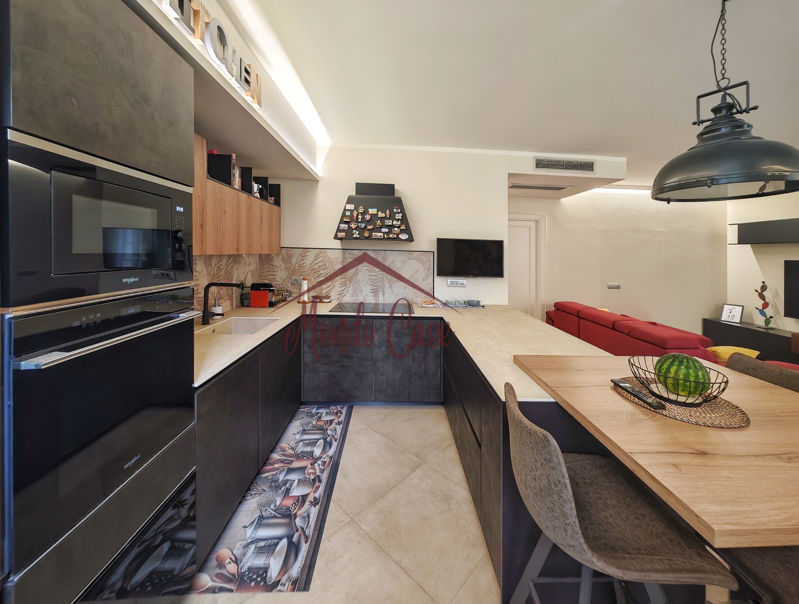 Immagine 23 di Attico in vendita  in Via Bertoloni 2 a Sarzana