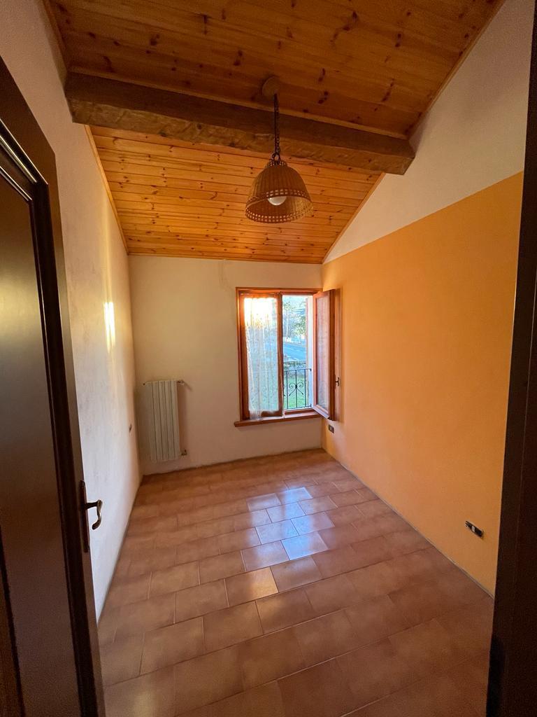 Immagine 9 di Trilocale in vendita  a Terenzo