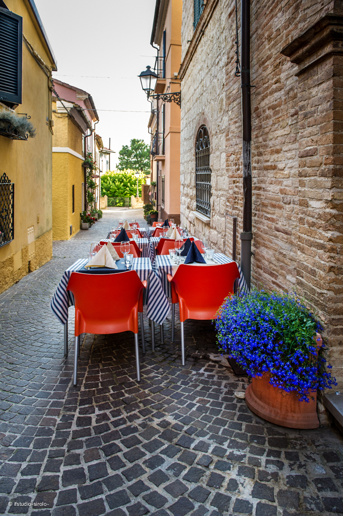 Immagine 4 di Bar / Ristorante in vendita  in Via Enrico Cialdini a Sirolo