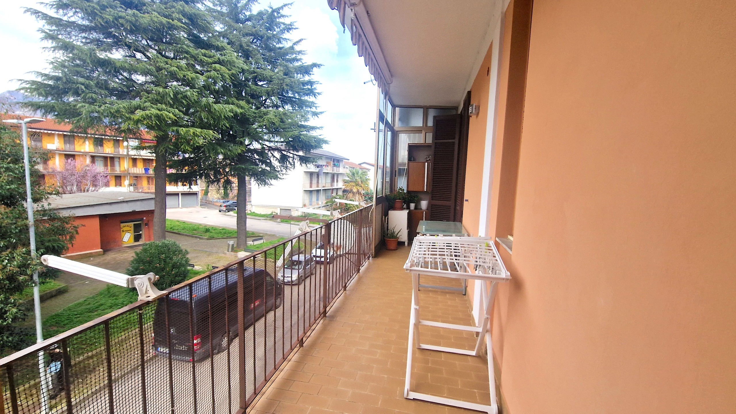 Immagine 12 di Trilocale in vendita  in Piazza Don Luigi Sturzo 4 a Avellino