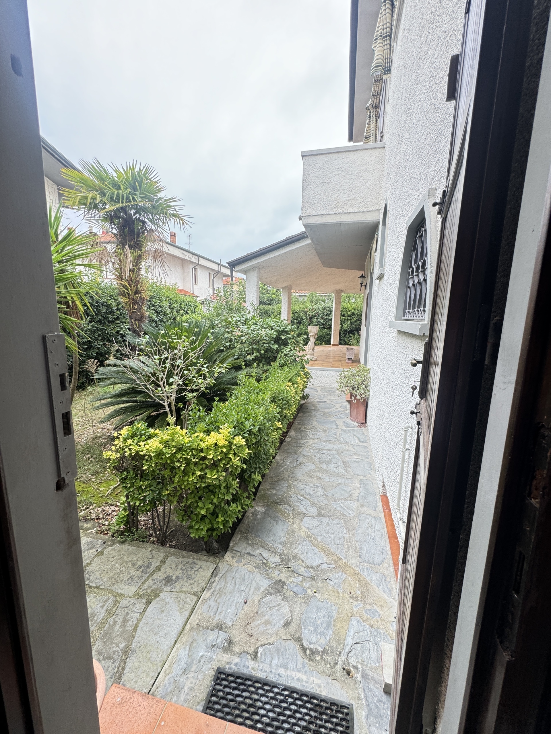 Immagine 20 di Casa indipendente in vendita  a Viareggio