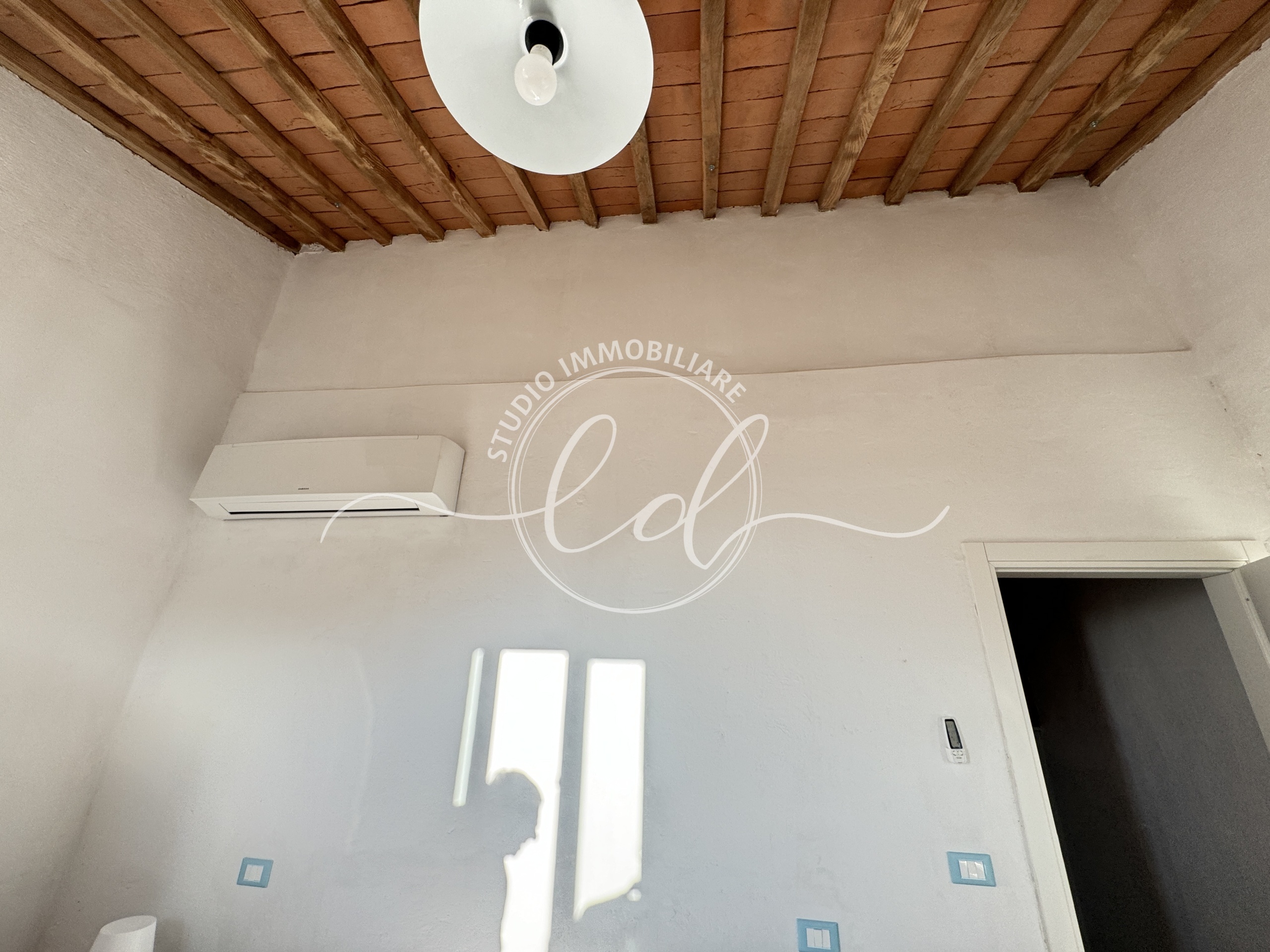 Immagine 27 di Porzione di casa in vendita  a Pietrasanta
