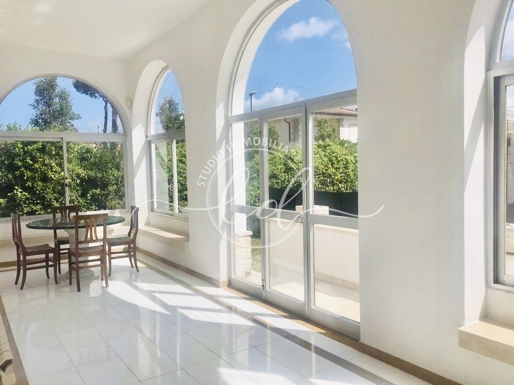 Immagine 6 di Villa in affitto  a Camaiore