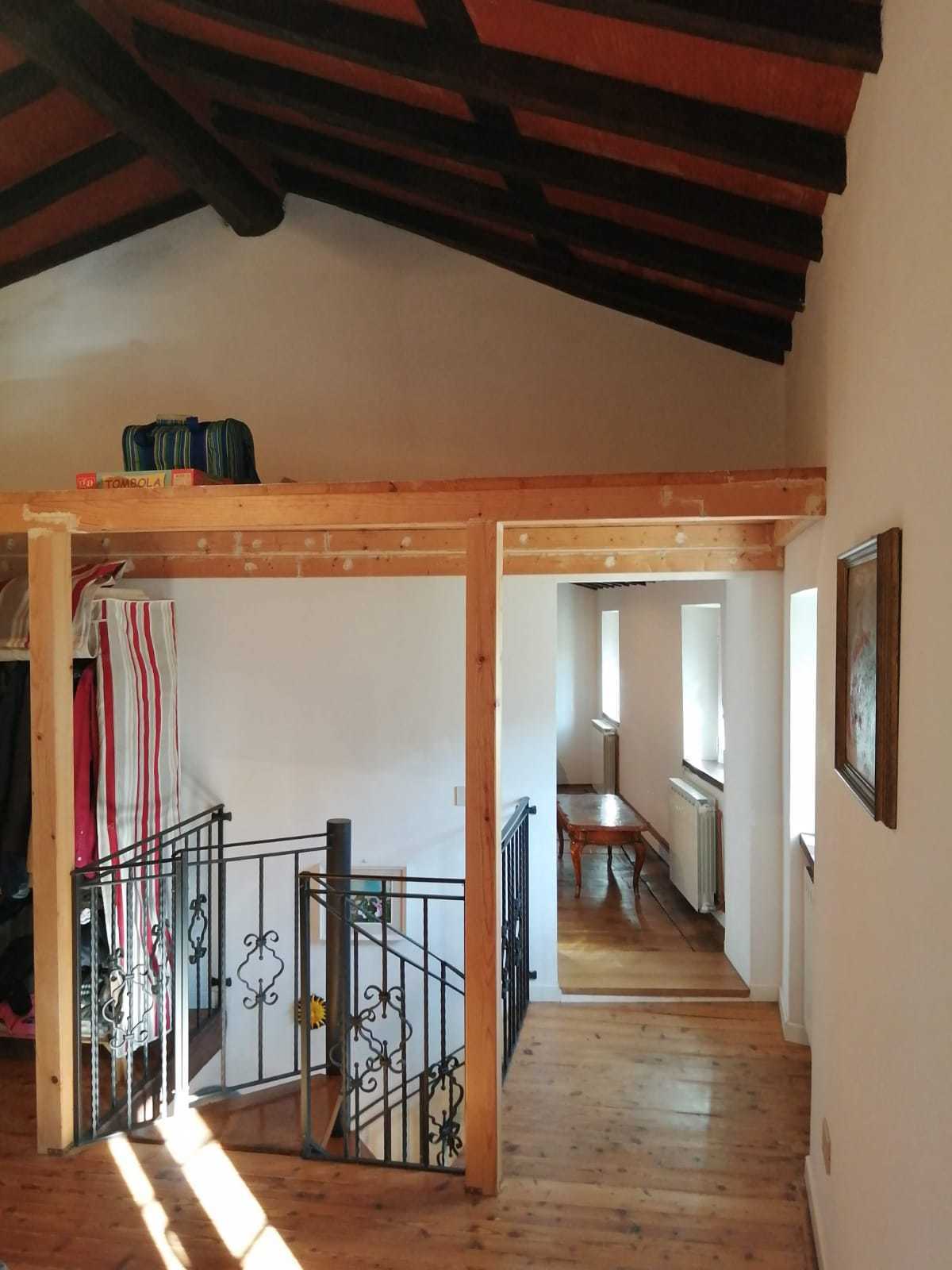 Immagine 51 di Porzione di casa in vendita  a Seravezza