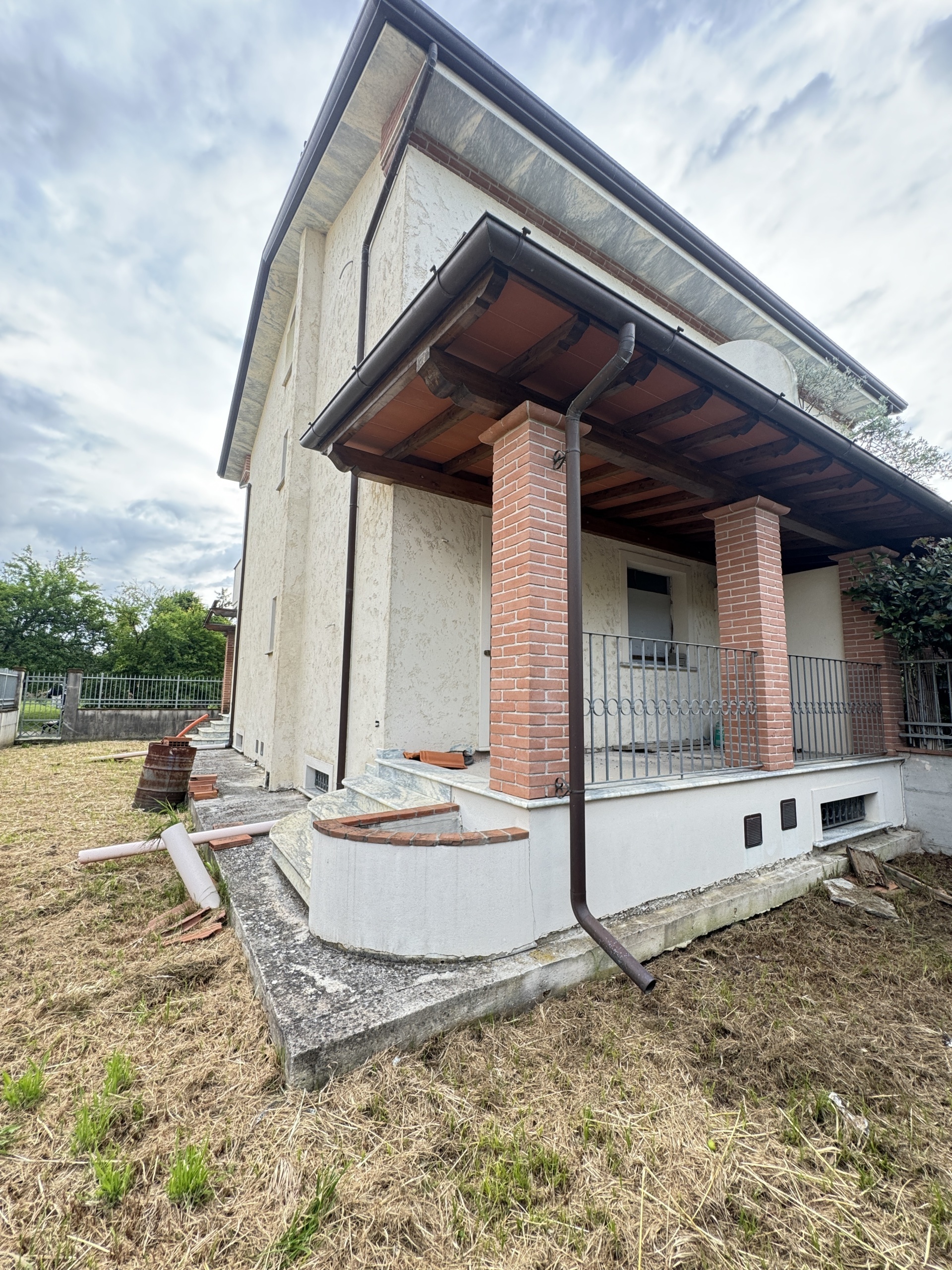 Immagine 61 di Porzione di casa in vendita  a Seravezza