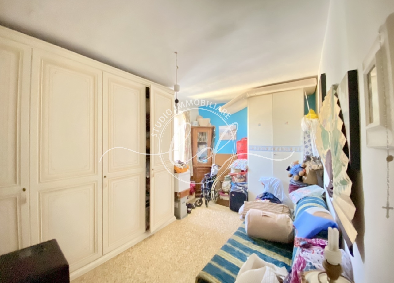 Immagine 6 di Bilocale in vendita  a Seravezza