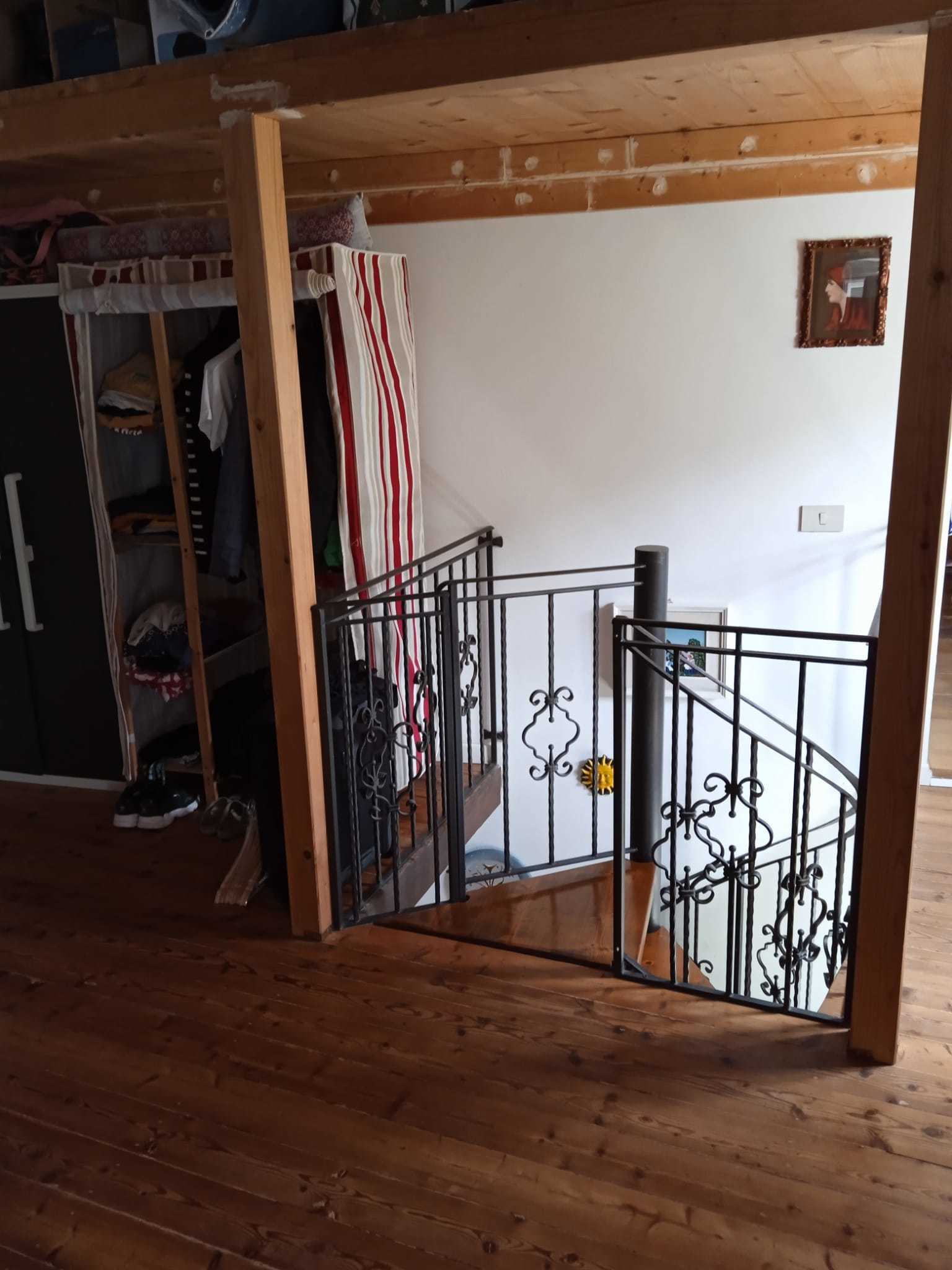 Immagine 63 di Porzione di casa in vendita  a Seravezza