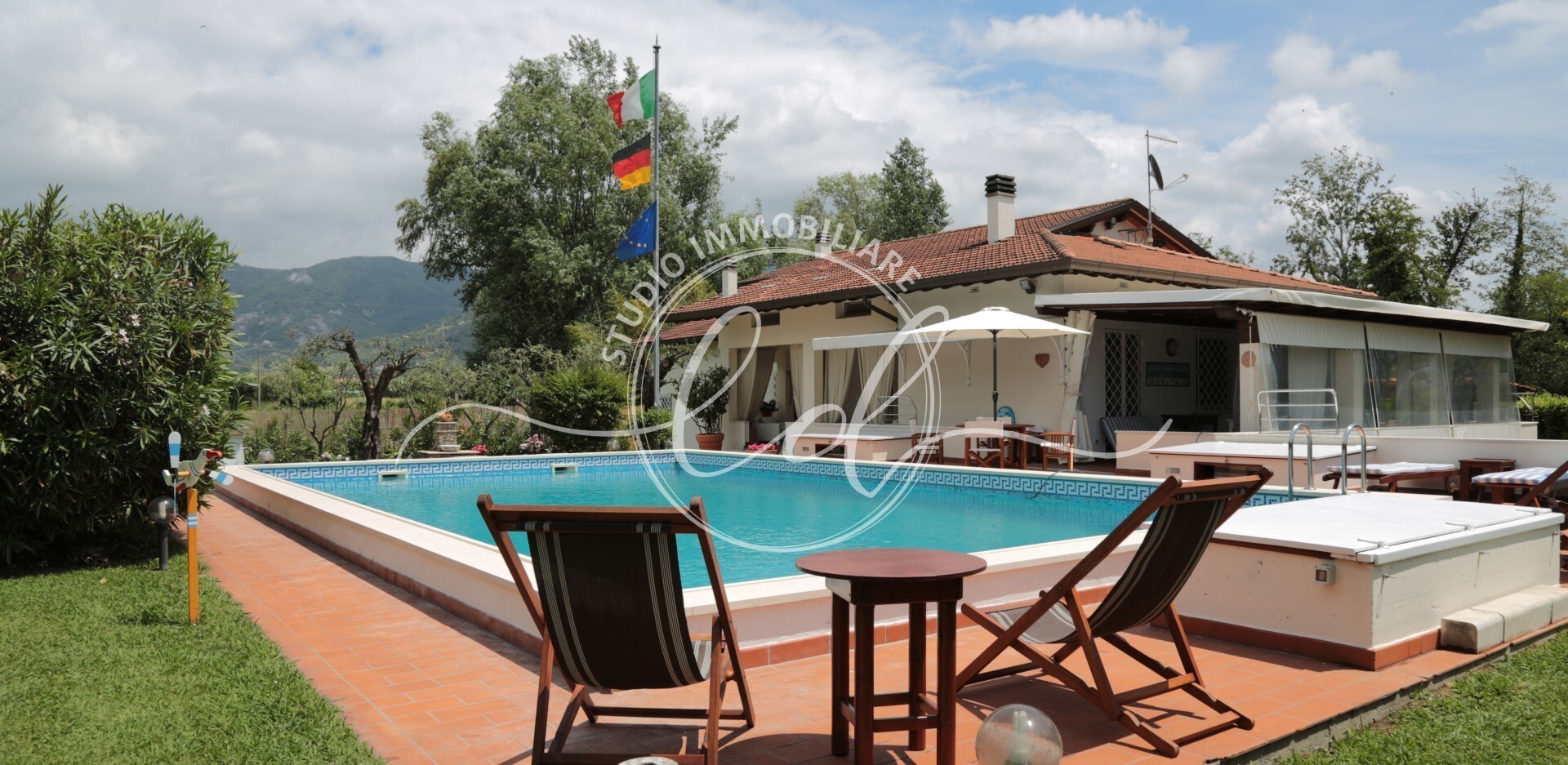 Immagine 27 di Casa indipendente in affitto  a Forte Dei Marmi