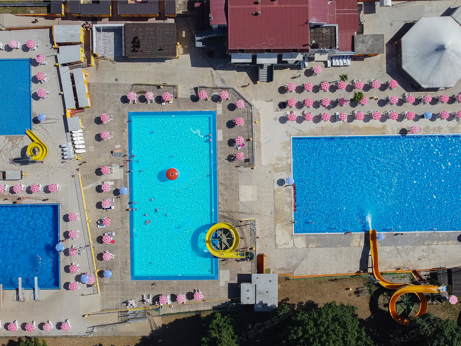 Immagine 2 di Attività commerciale in vendita  in Via del Laghetto 6 a Limbiate