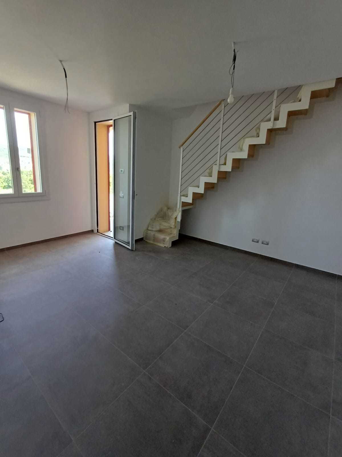 Immagine 20 di Trilocale in vendita  a Medesano