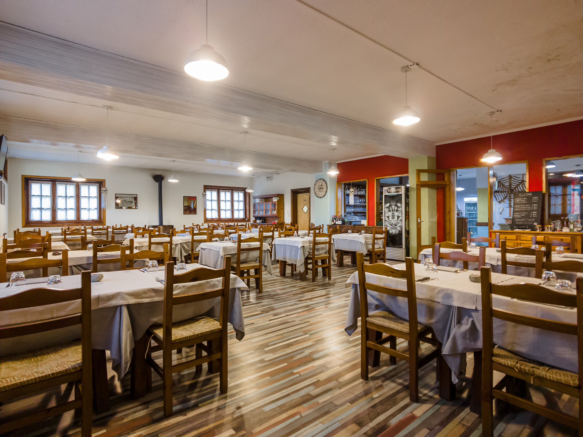 Immagine 15 di Bar / Ristorante in vendita  in Via Losa a Pessinetto