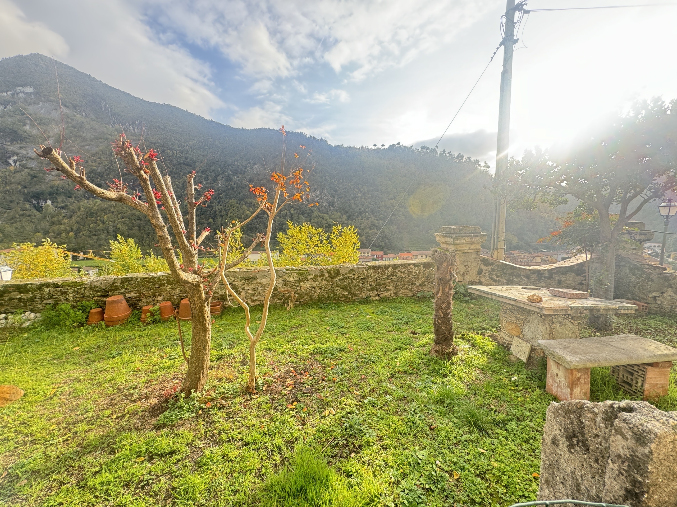 Immagine 26 di Porzione di casa in vendita  a Seravezza