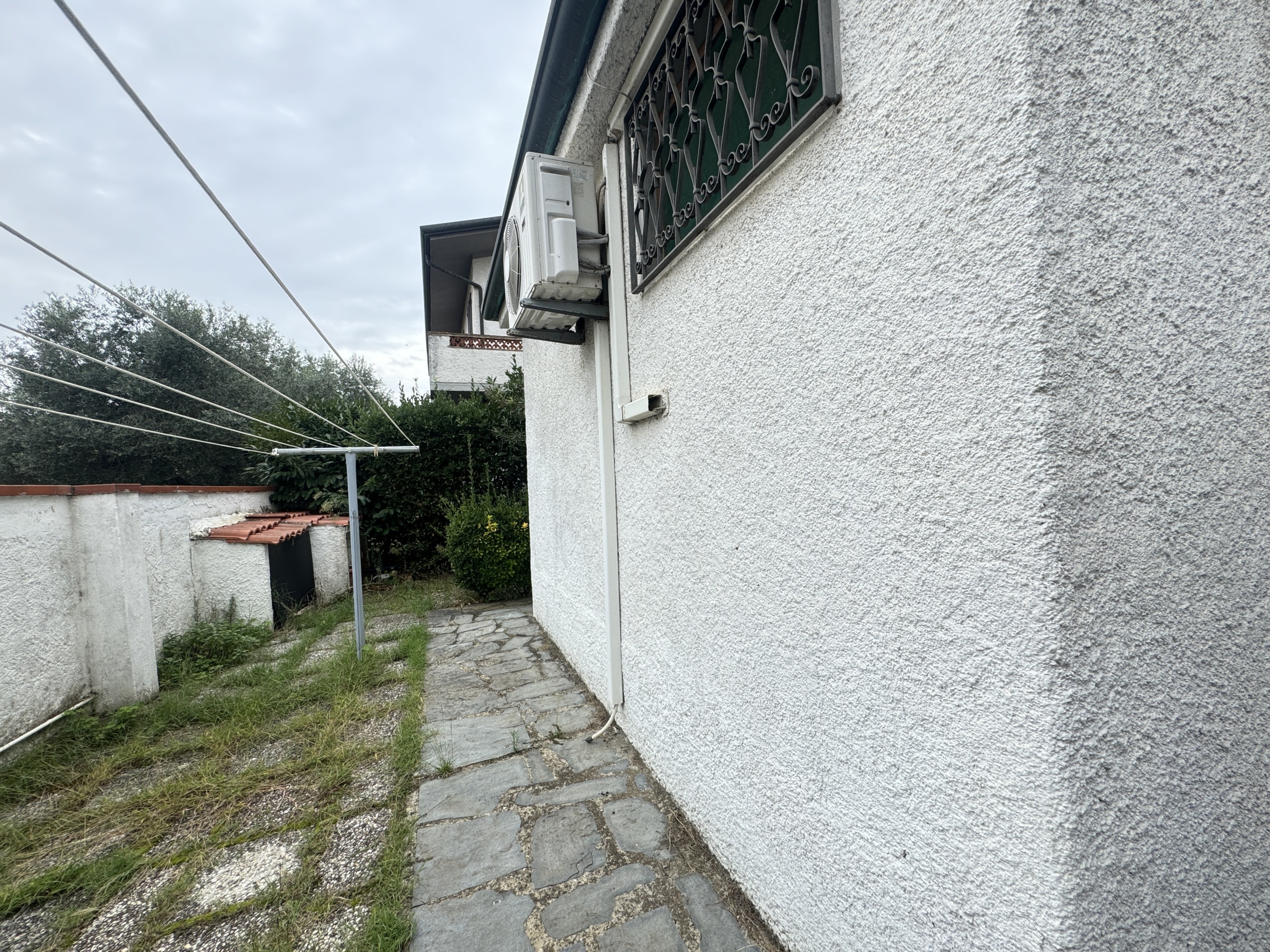 Immagine 35 di Casa indipendente in vendita  a Viareggio