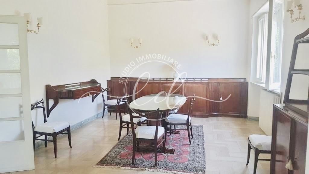 Immagine 12 di Villa in affitto  a Camaiore