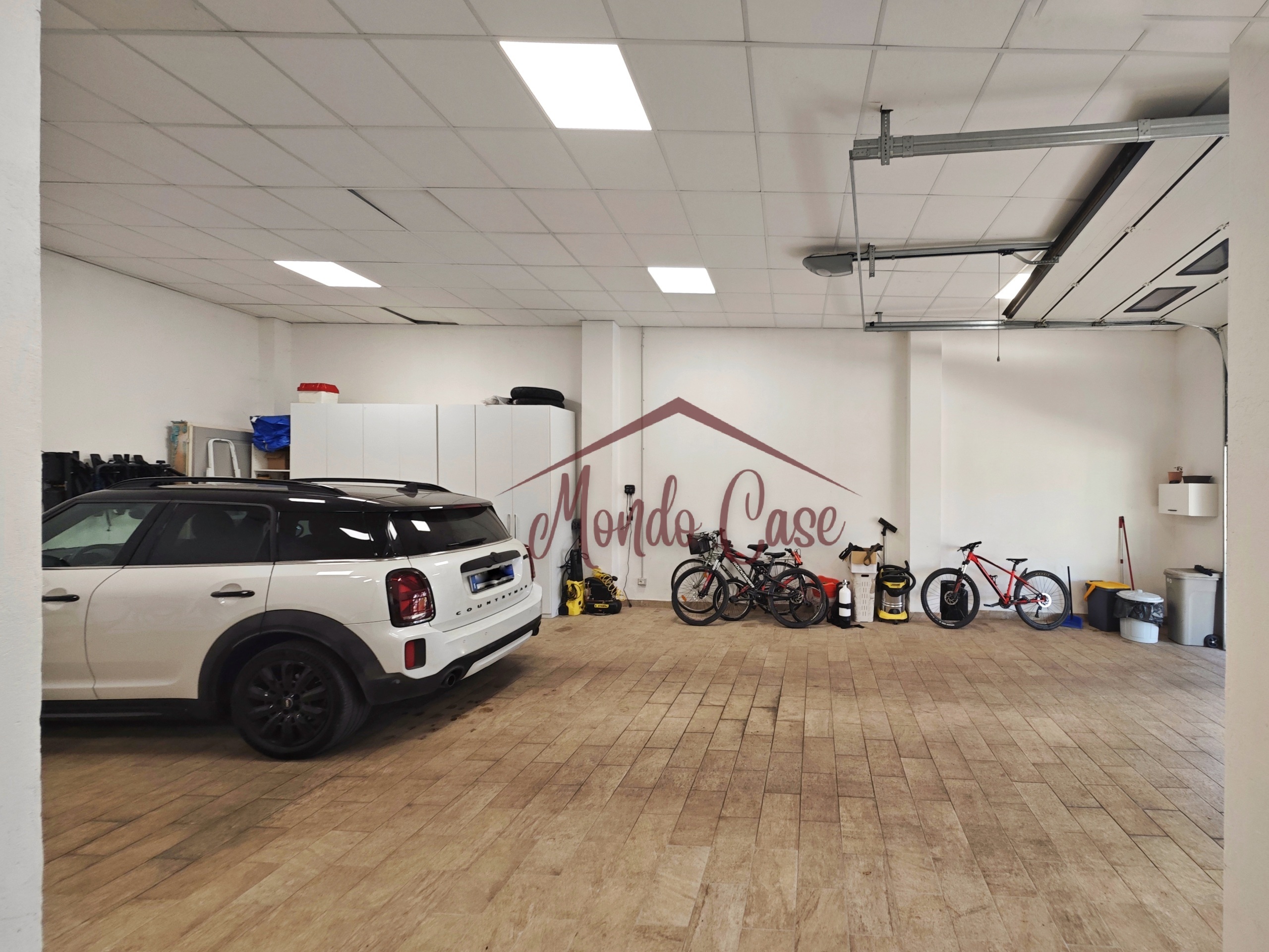 Immagine 78 di Attico in vendita  in Via Bertoloni 2 a Sarzana