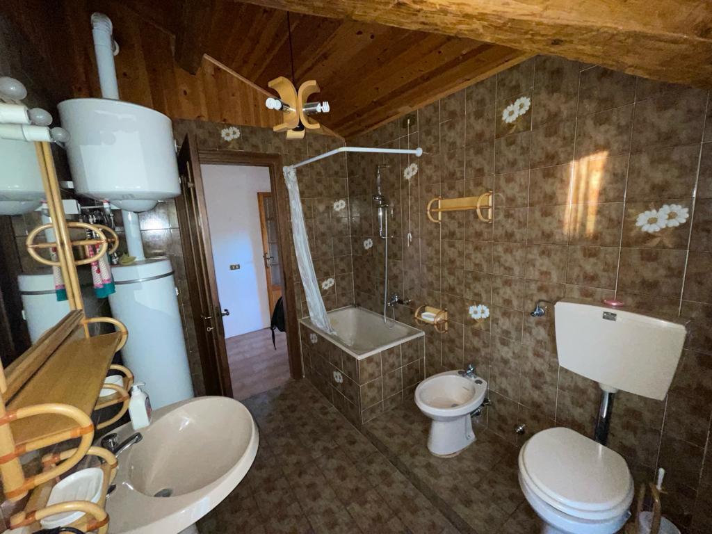 Immagine 12 di Trilocale in vendita  a Terenzo