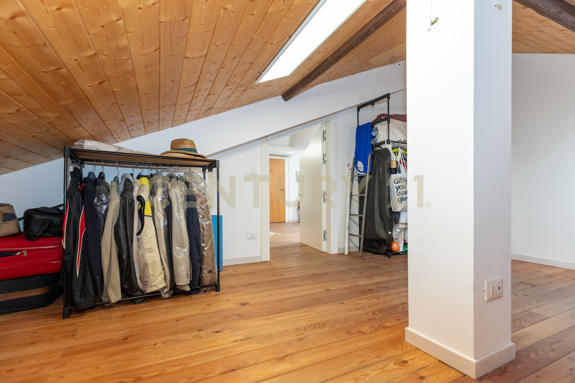 Immagine 23 di Appartamento in vendita  in Via Giovanni Guglielmino 74 a Tremestieri Etneo