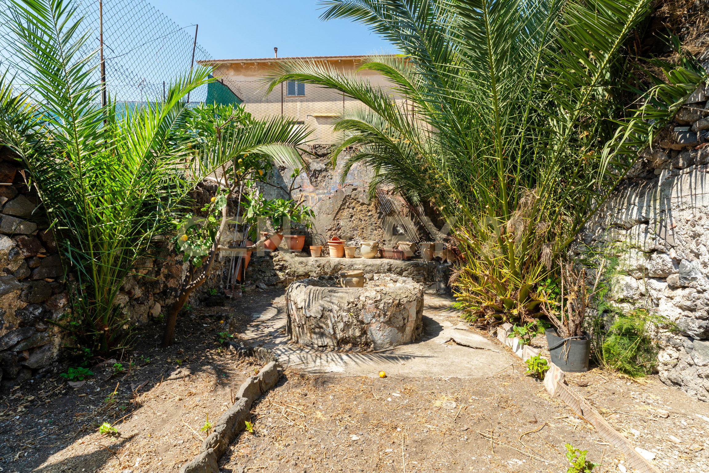 Immagine 25 di Quadrilocale in vendita  in Via Timoleone 113 a Catania