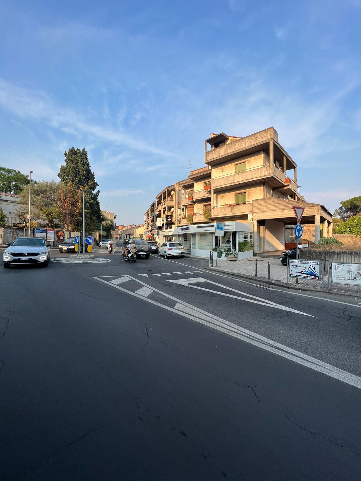 Immagine 8 di Garage in vendita  in Via Moncada 1 a Sant'agata Li Battiati