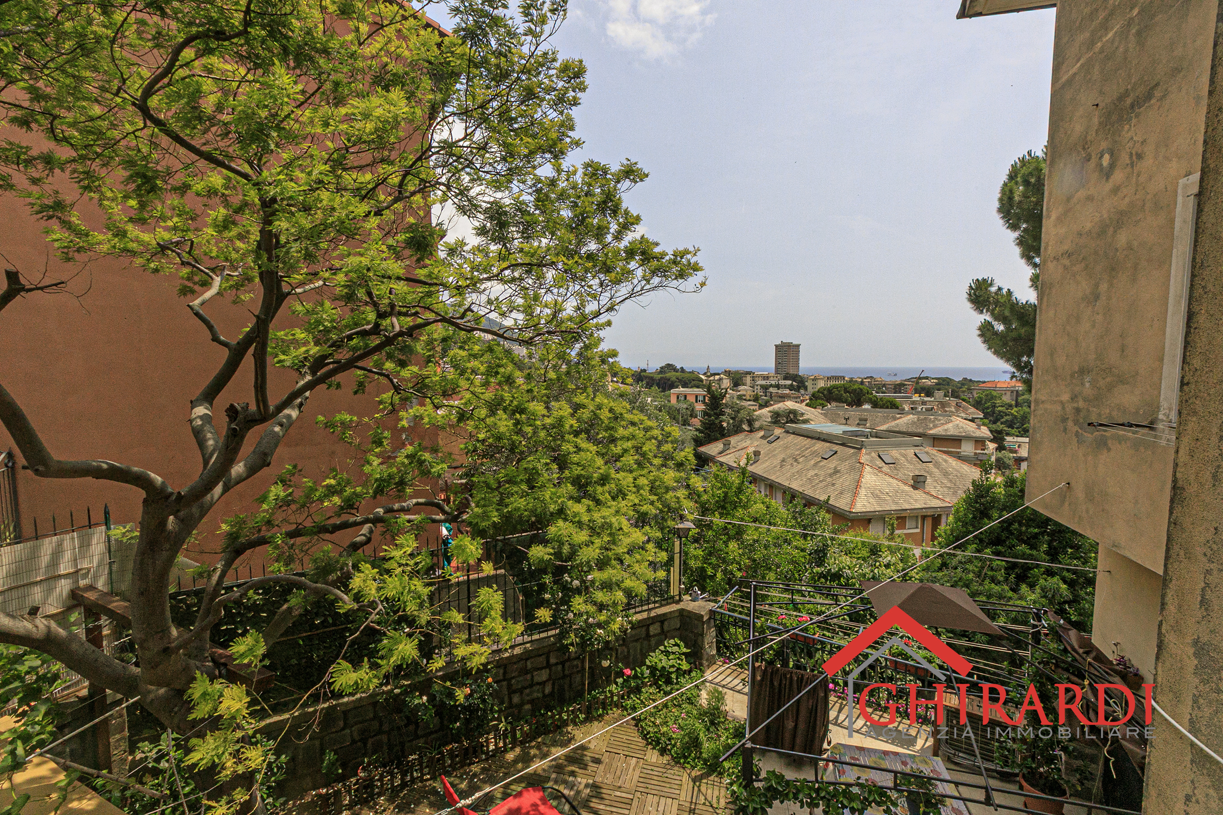 Immagine 29 di Bilocale in affitto  in VIA GIULIO TANINI 47F a Genova