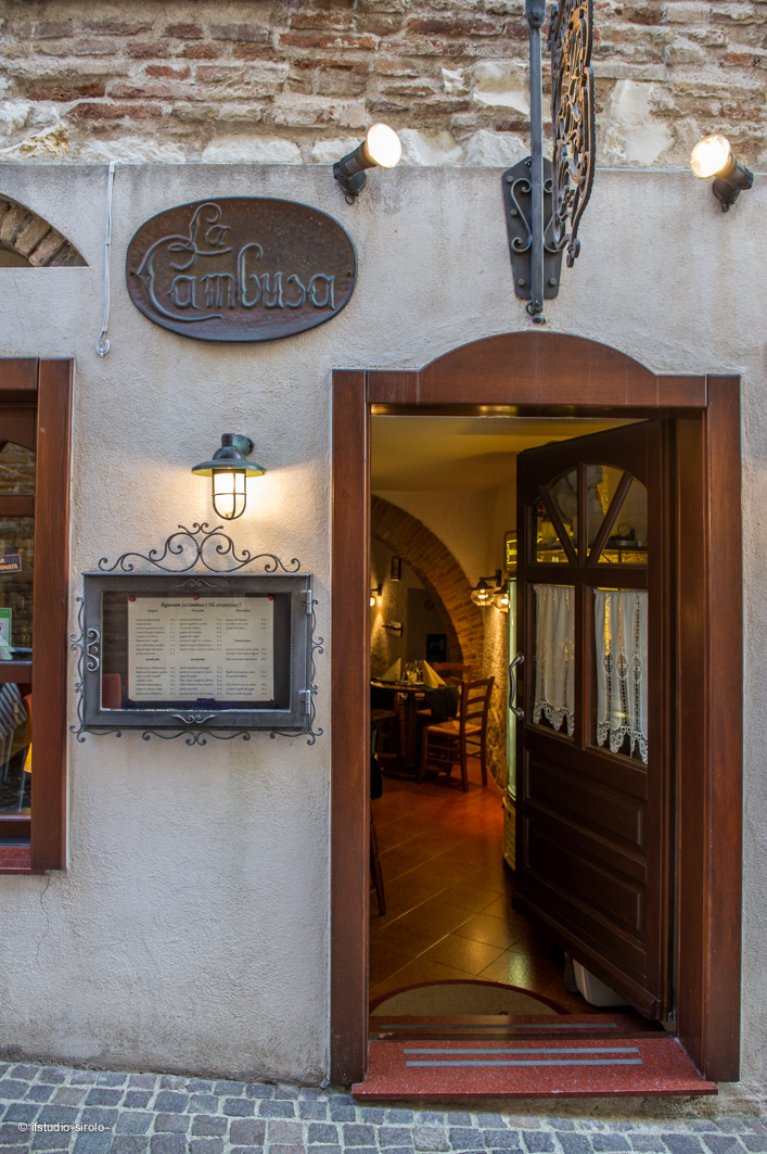 Immagine 1 di Bar / Ristorante in vendita  in Via Enrico Cialdini a Sirolo