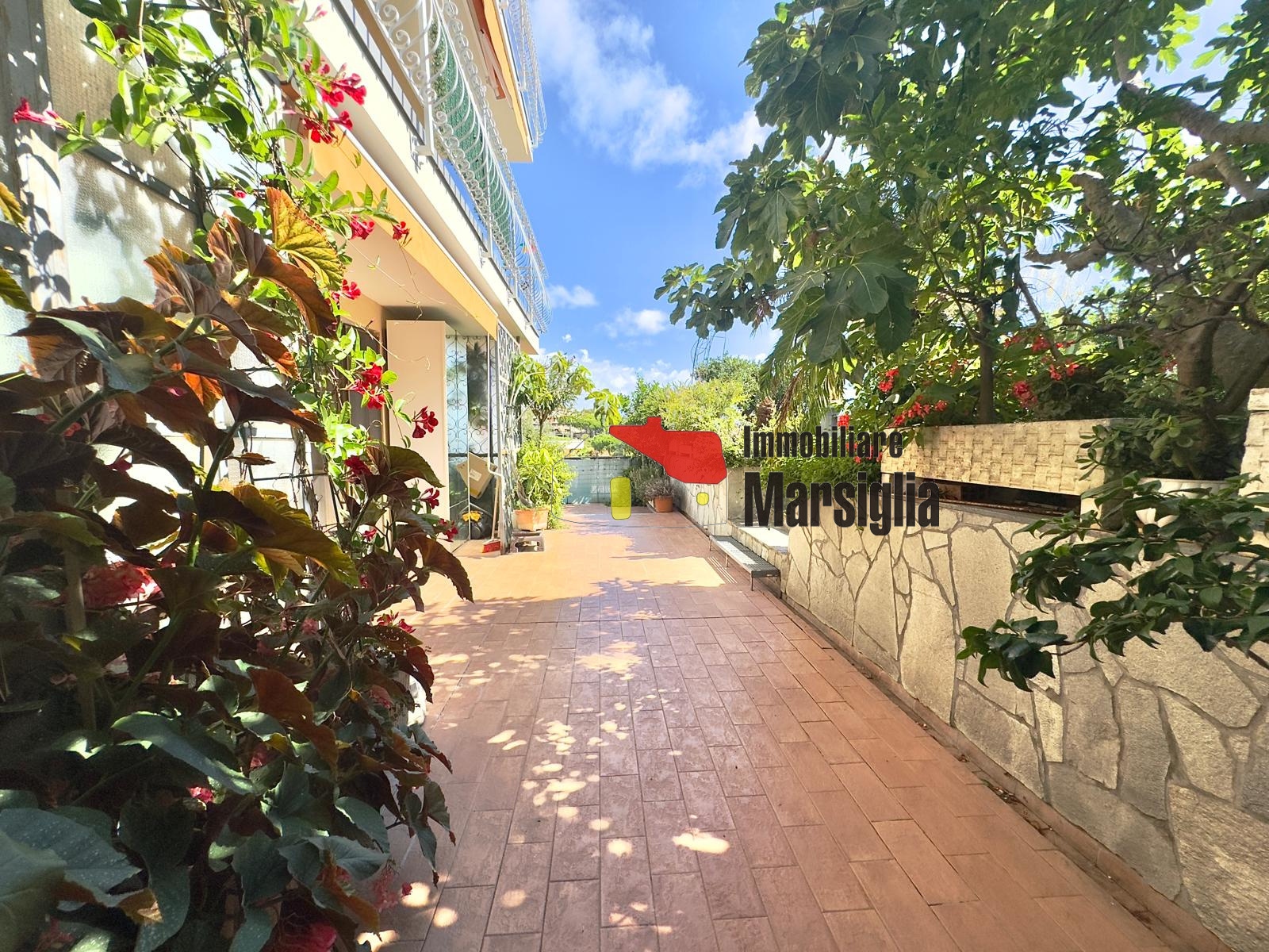 Immagine 31 di Quadrilocale in vendita  in Via Padre Semeria 430 a San Remo