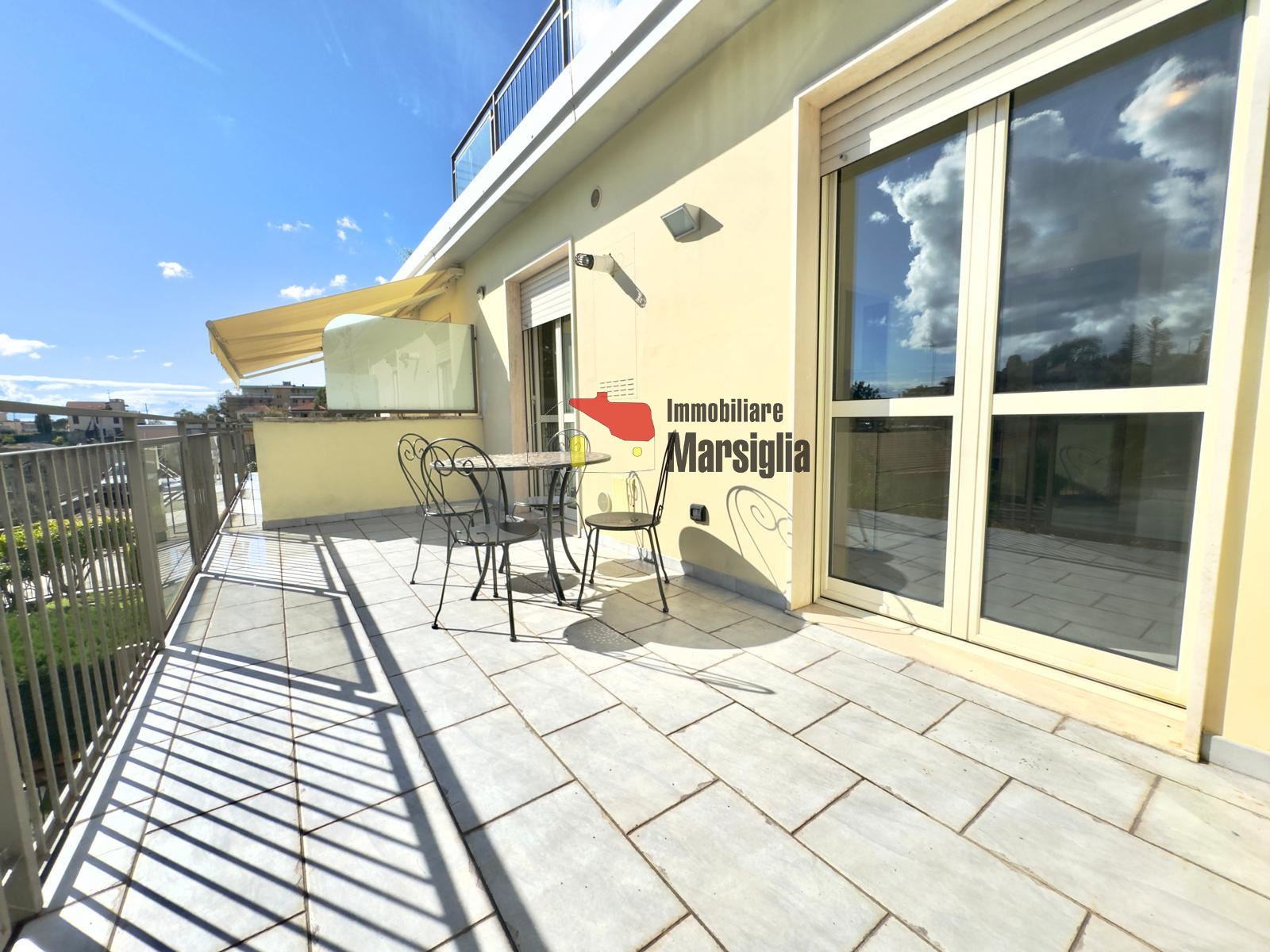 Immagine 12 di Bilocale in vendita  in Via Franco Alfano 35 a San Remo