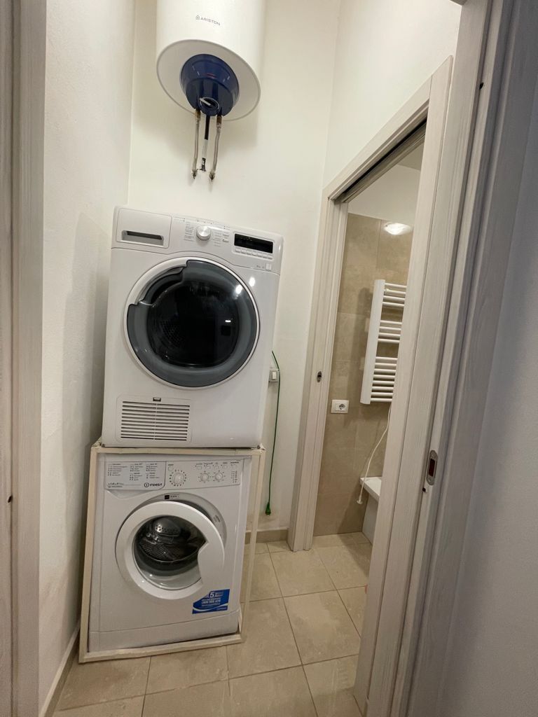 Immagine 8 di Palazzo in vendita  a Torino