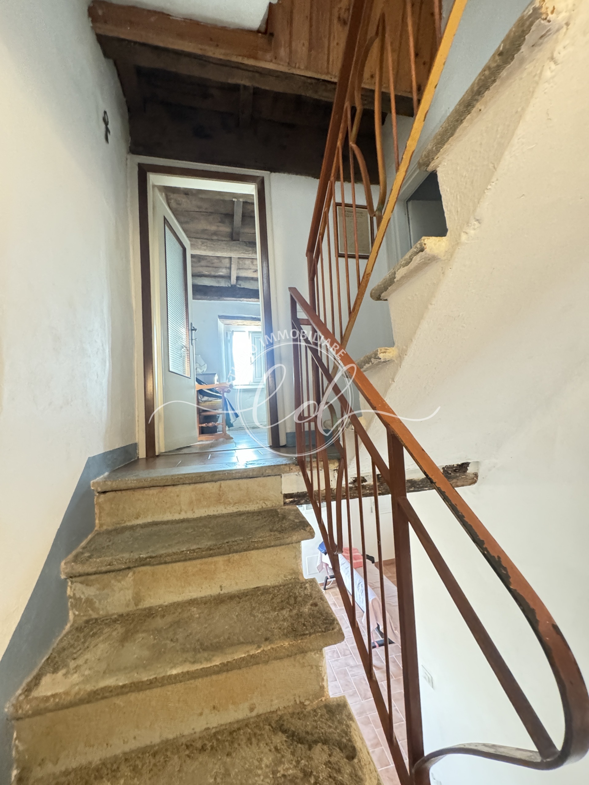 Immagine 17 di Porzione di casa in vendita  a Pietrasanta